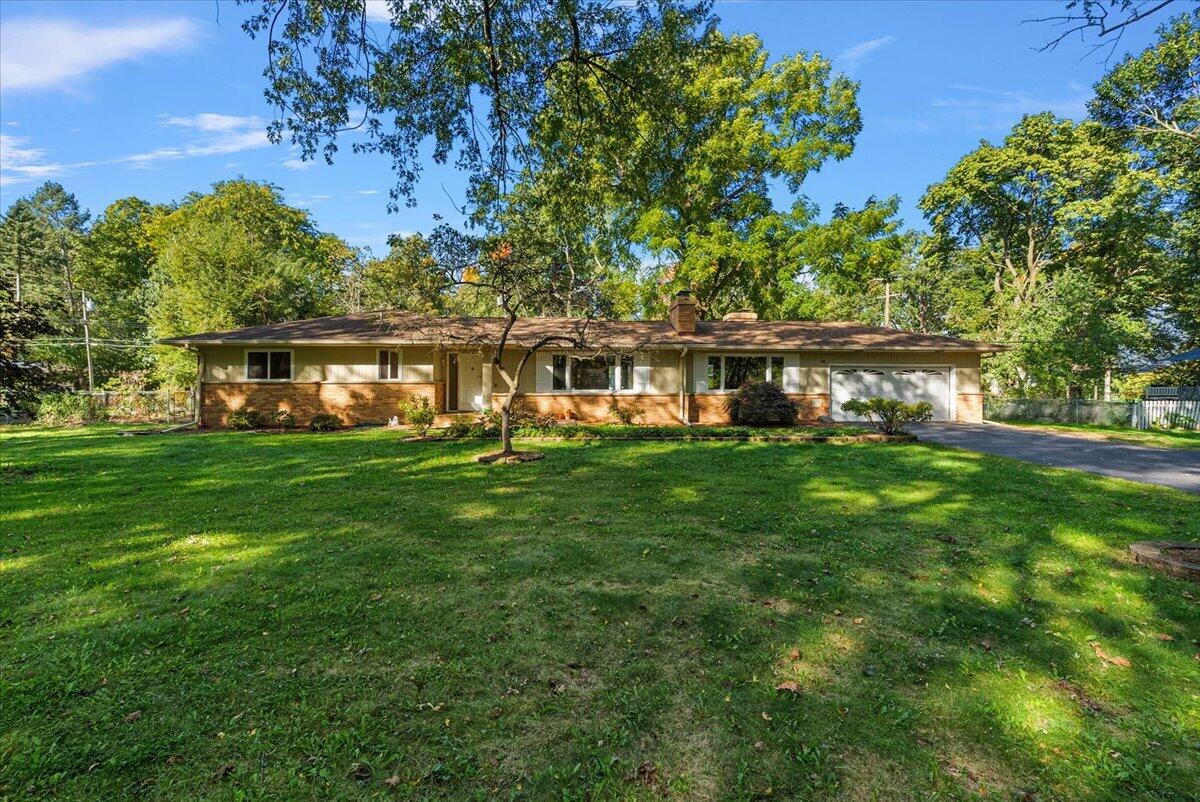 183 N Clubview Drive Property Photo 1