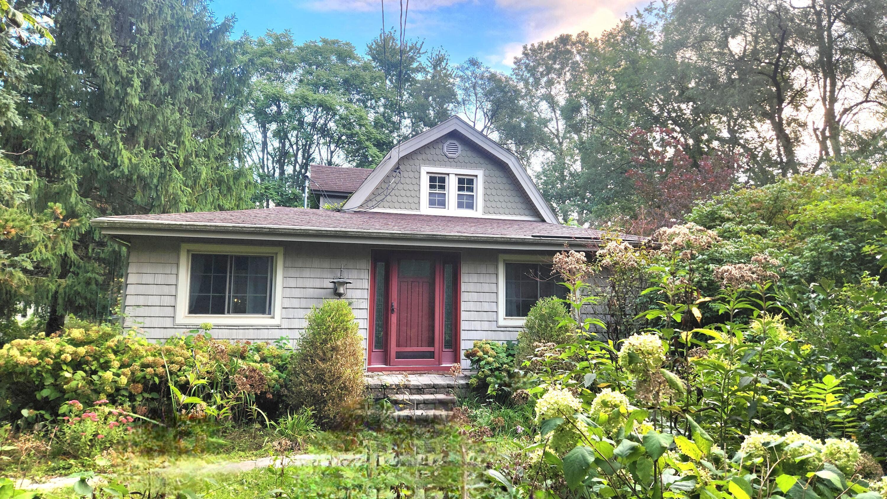 6732 Summerfield Road Property Photo 1