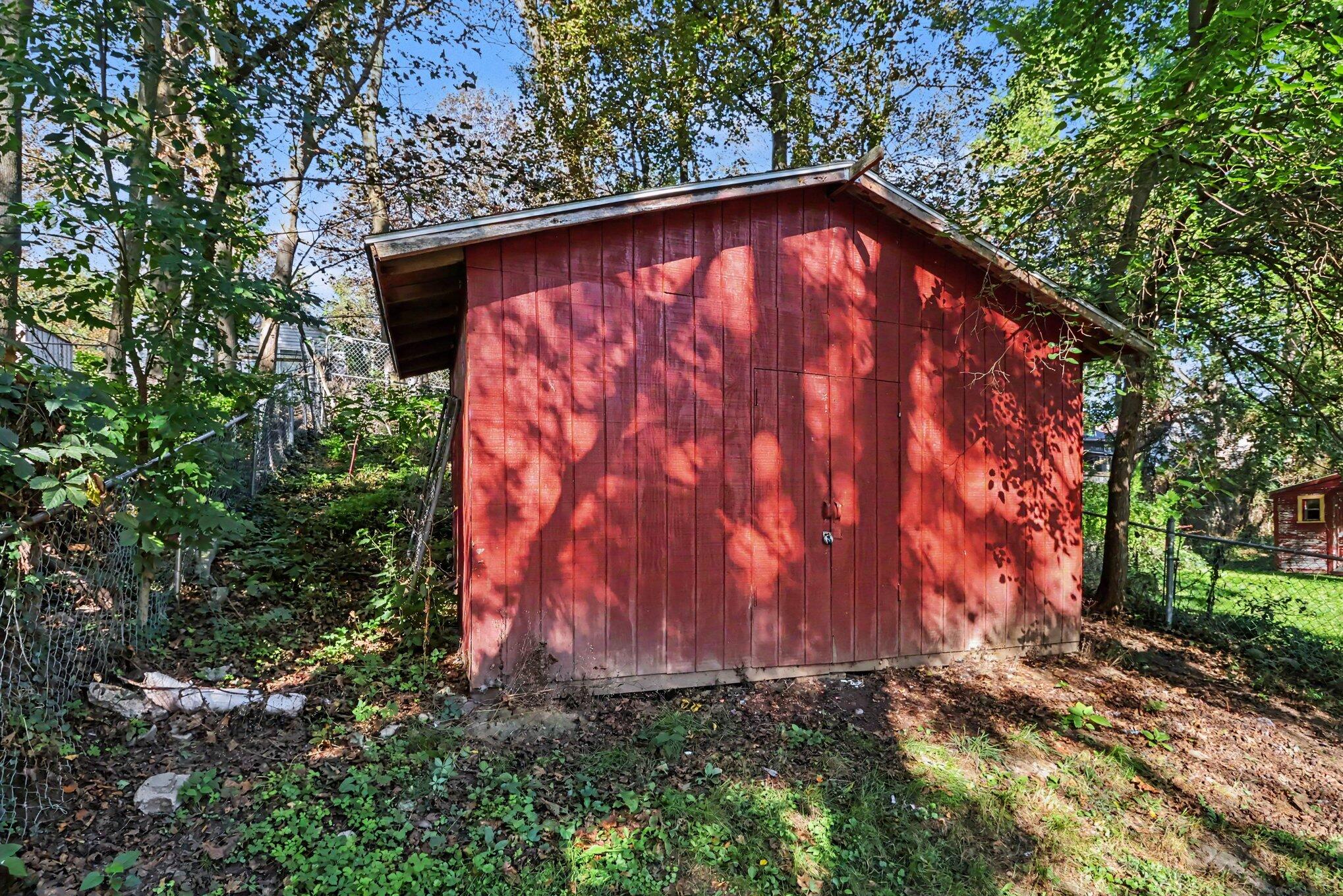 201 N Clarendon Street Property Photo 17