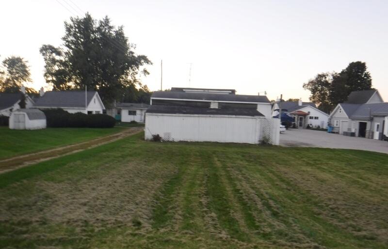 23238 Van Resort Drive Property Photo 2