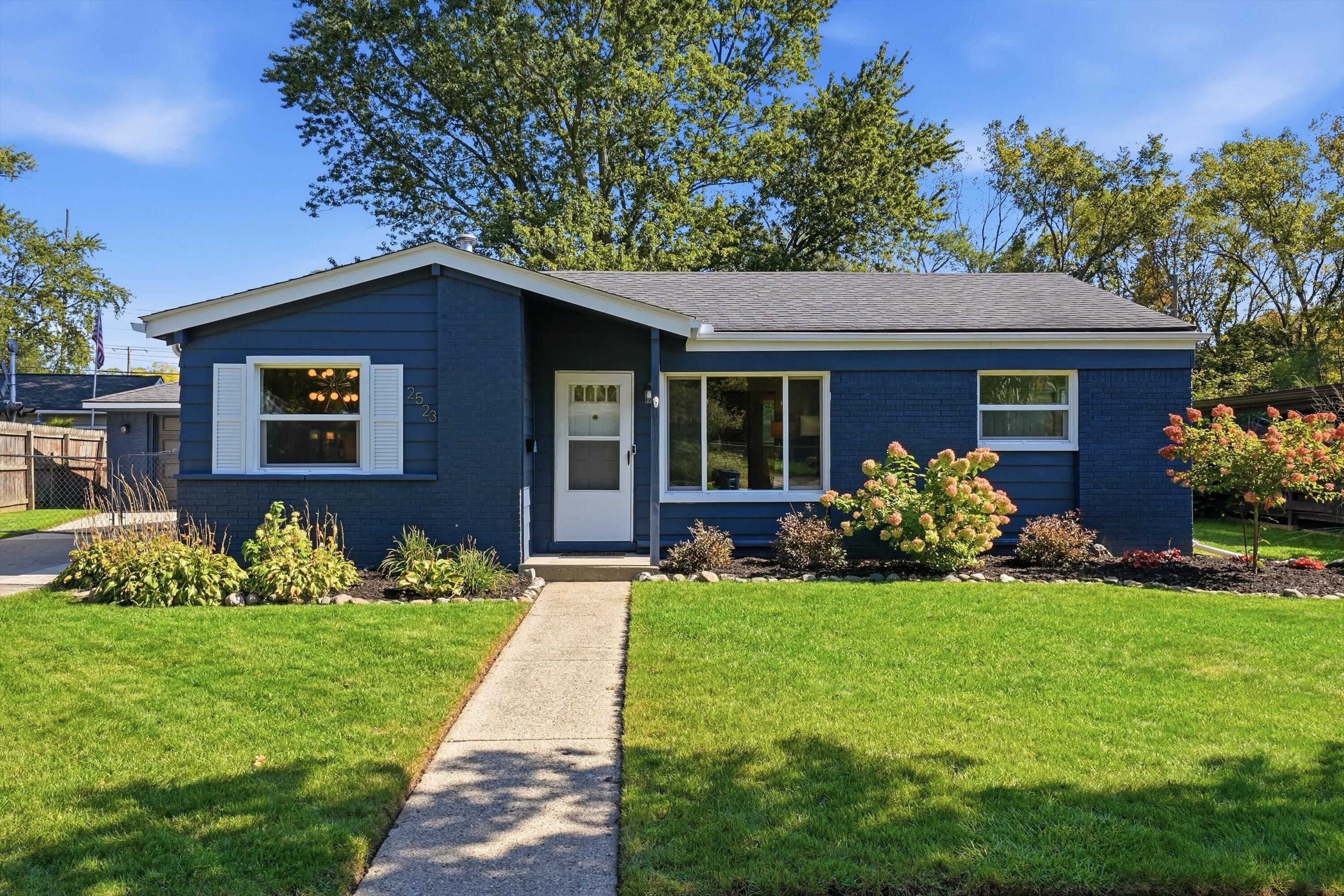 2523 Hampshire Road Property Photo 1