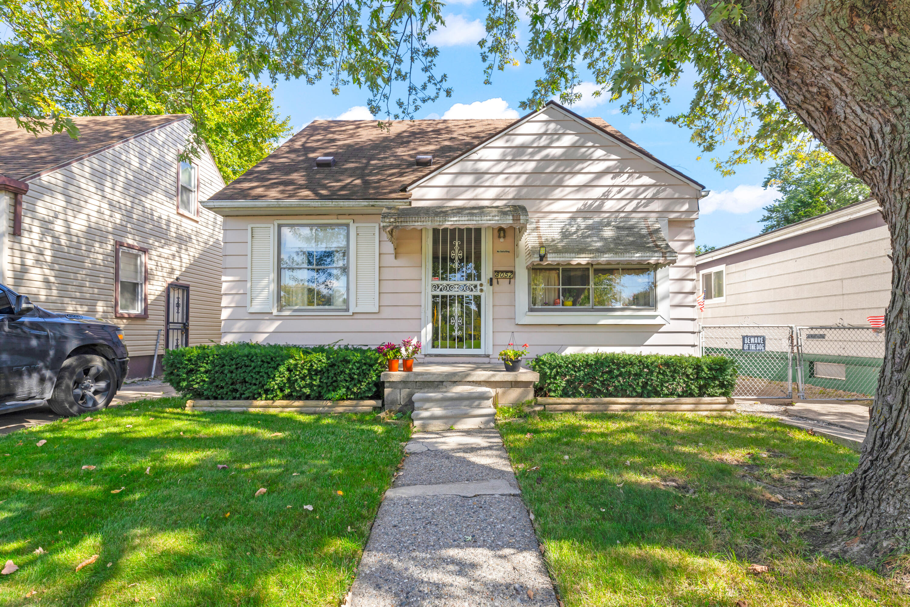 8052 Minock Street Property Photo 1
