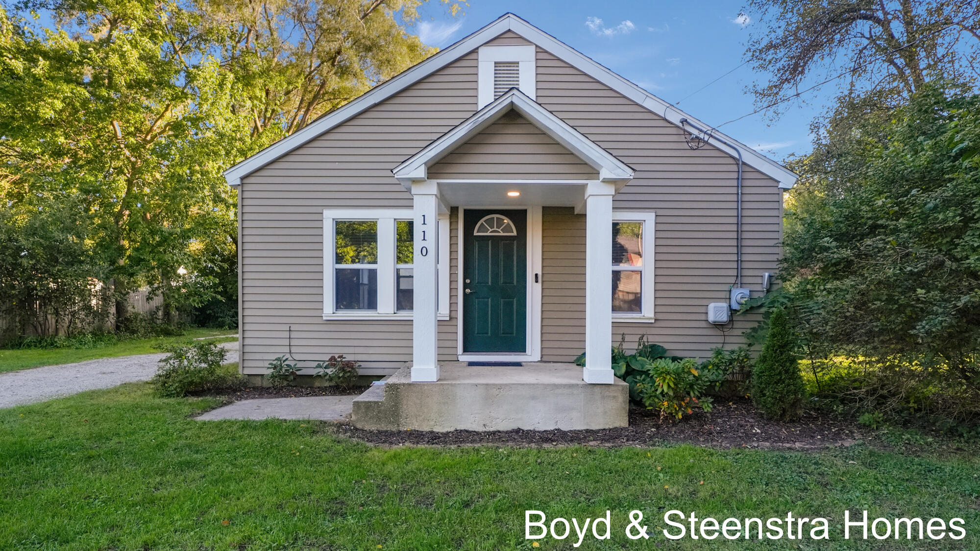 110 Peony Street Sw Property Photo 2