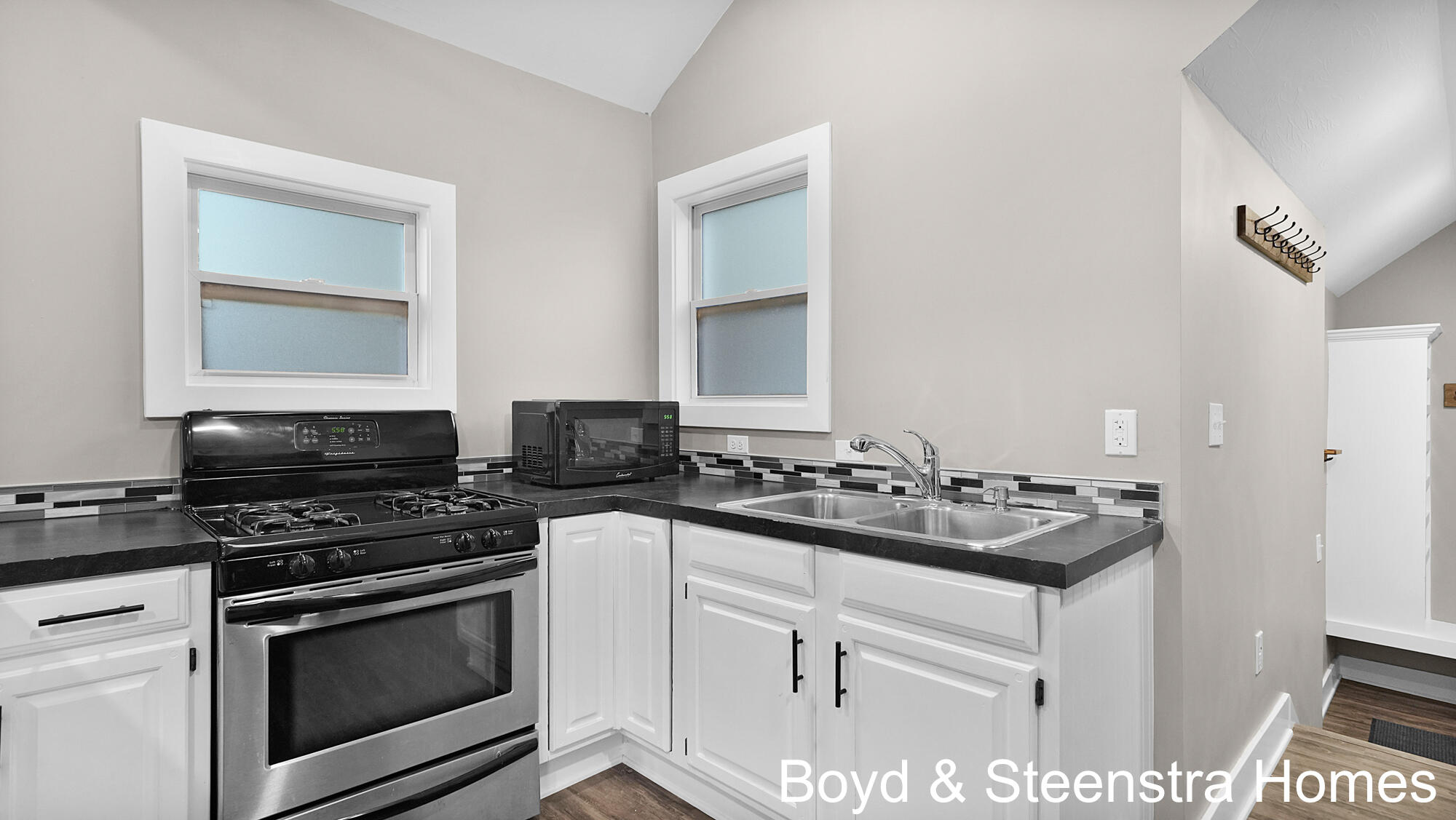 110 Peony Street Sw Property Photo 10