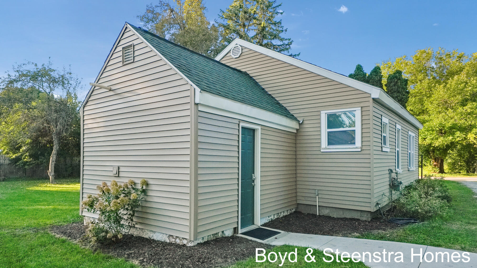 110 Peony Street Sw Property Photo 24