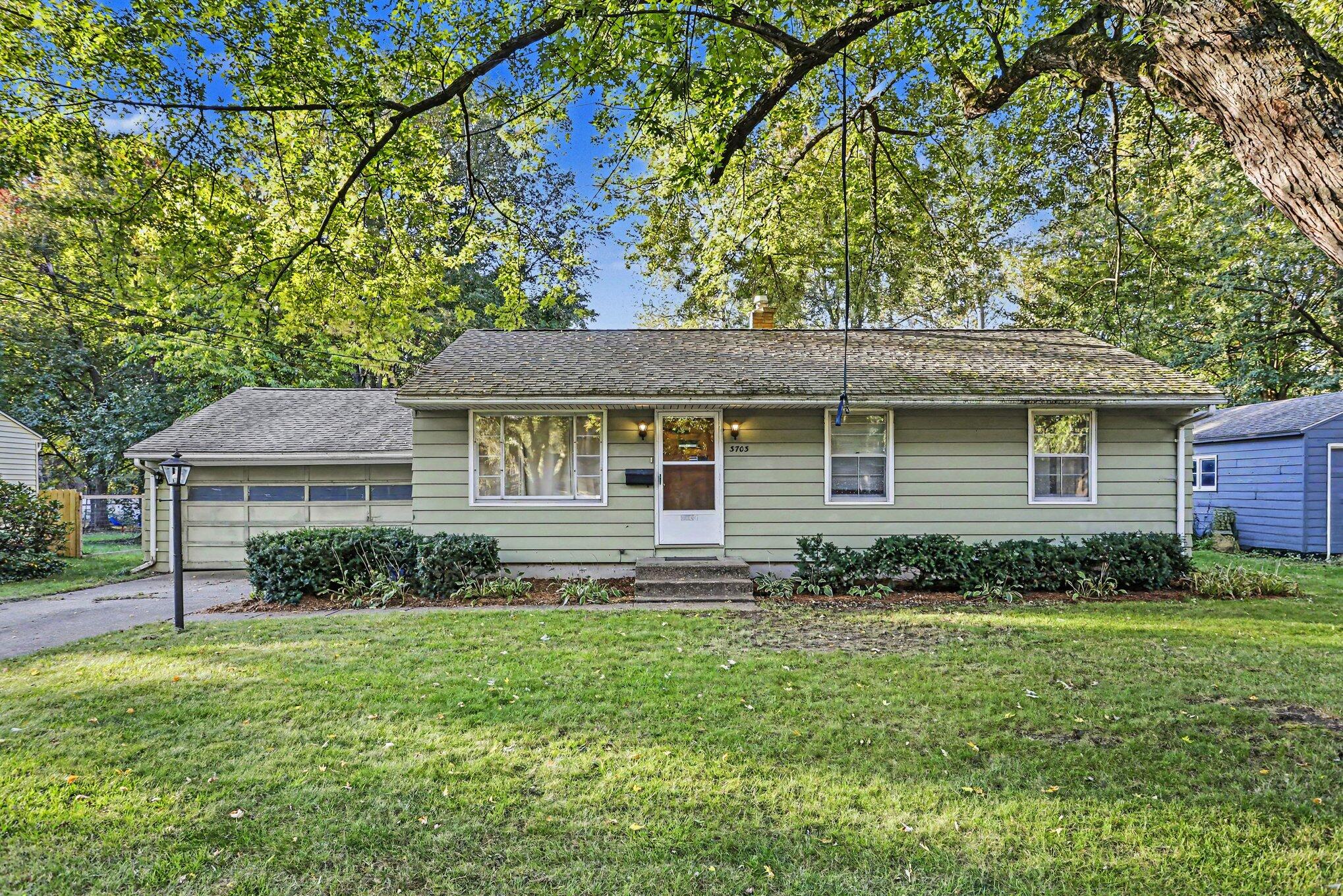3703 Iroquois Trail Property Photo 1