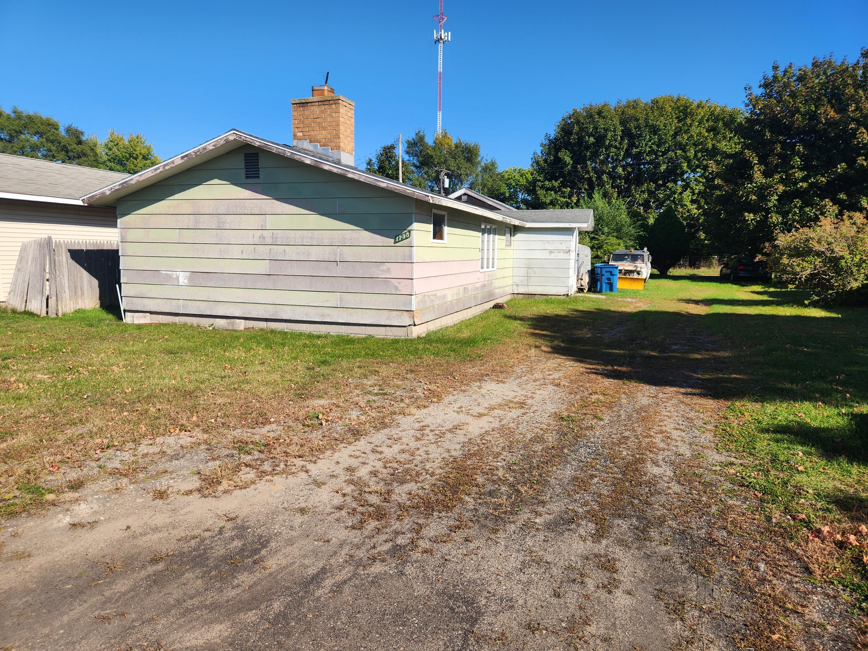1735 Maywood Avenue Property Photo 1