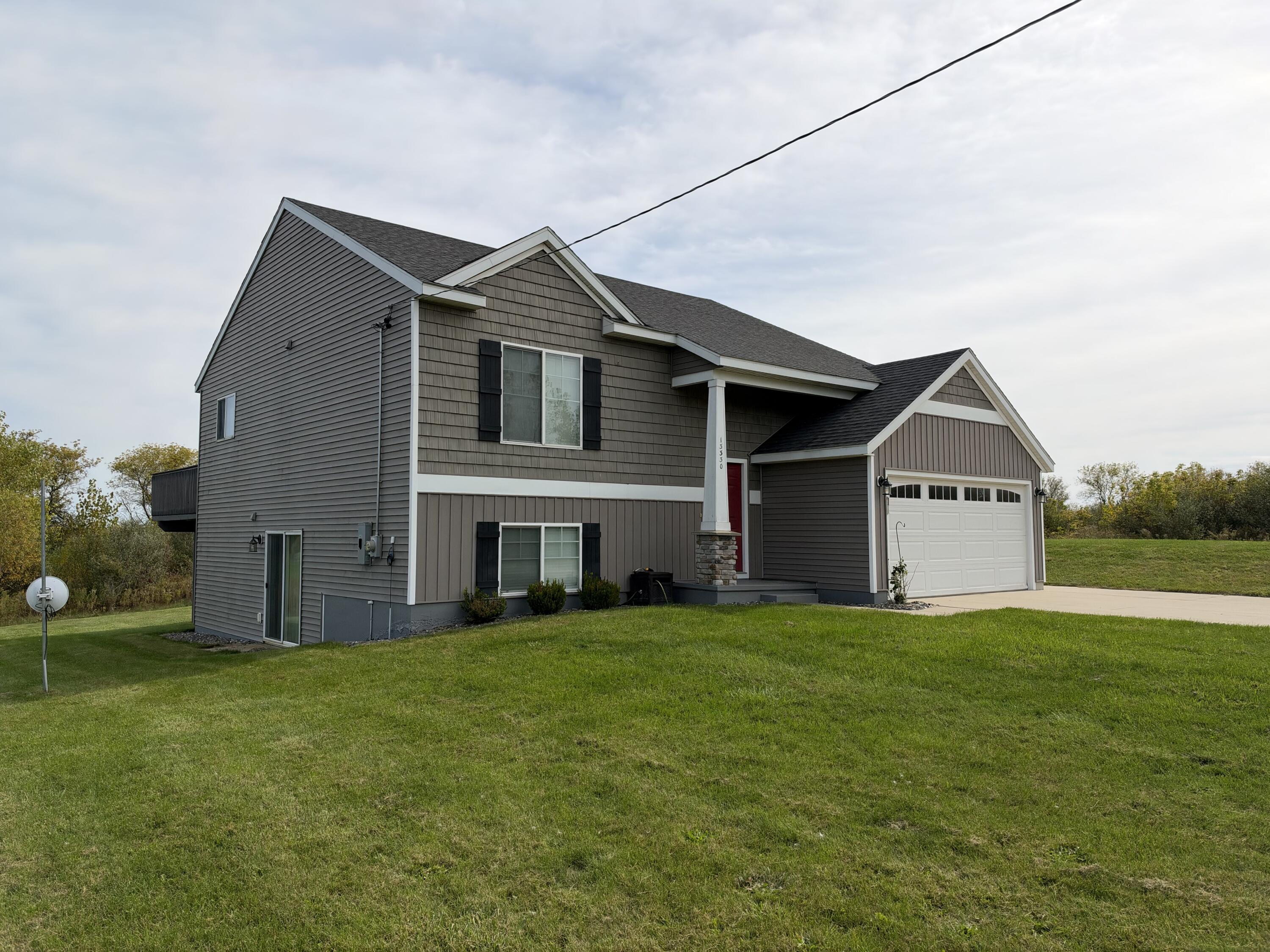 13330 S Marsh Way Property Photo 1