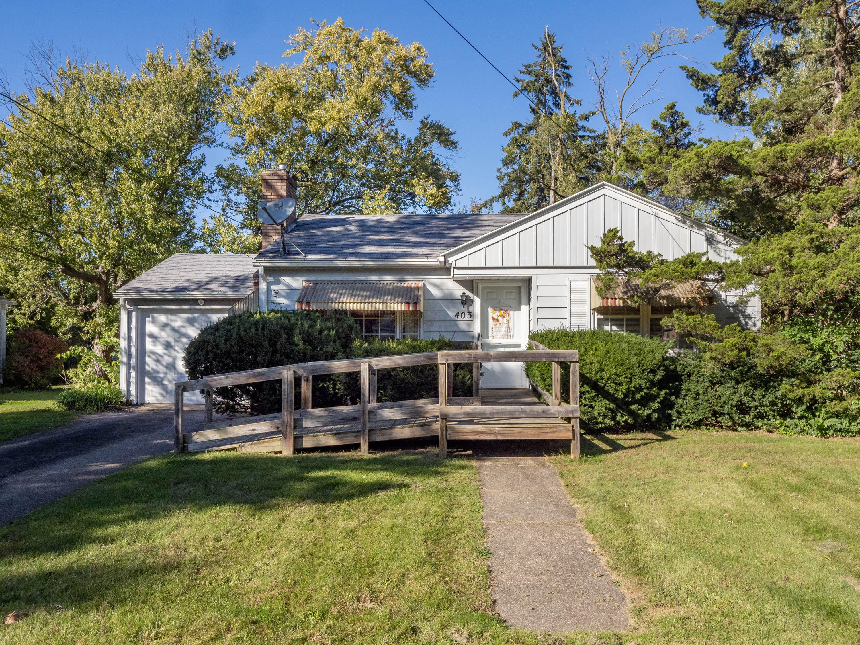403 E Glenguile Avenue Property Photo 2