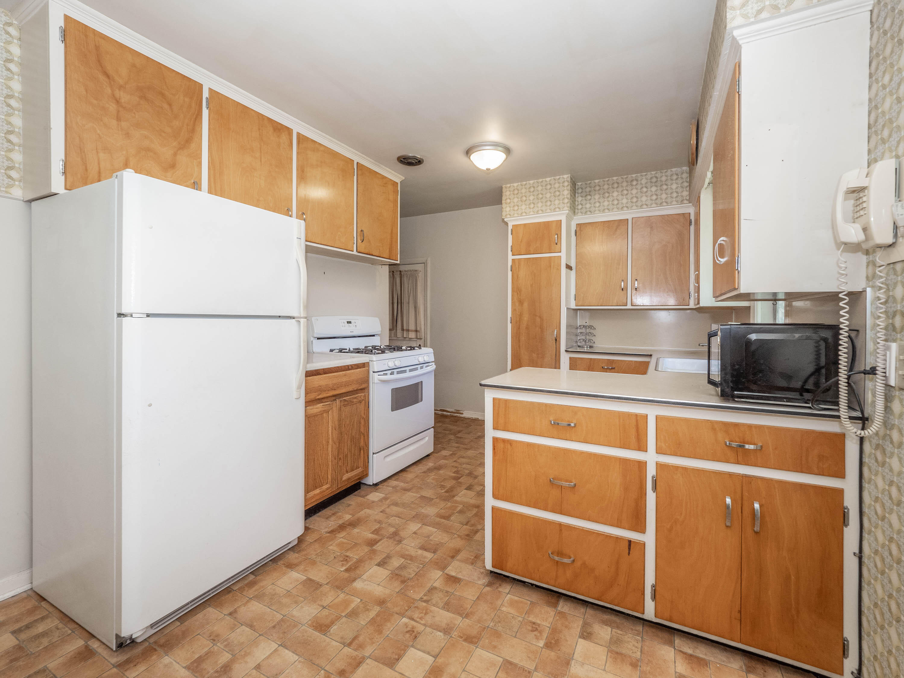 403 E Glenguile Avenue Property Photo 3