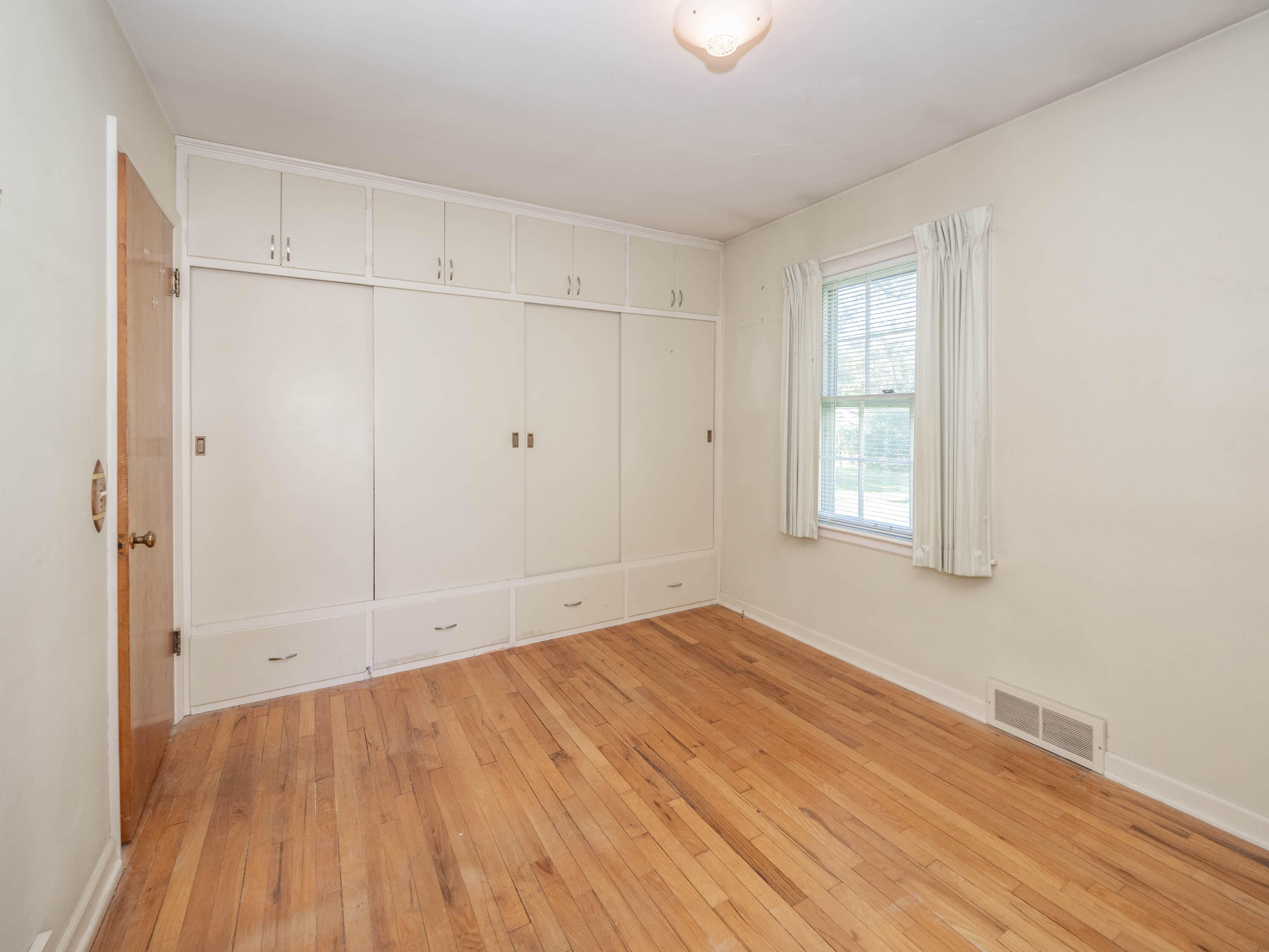 403 E Glenguile Avenue Property Photo 7