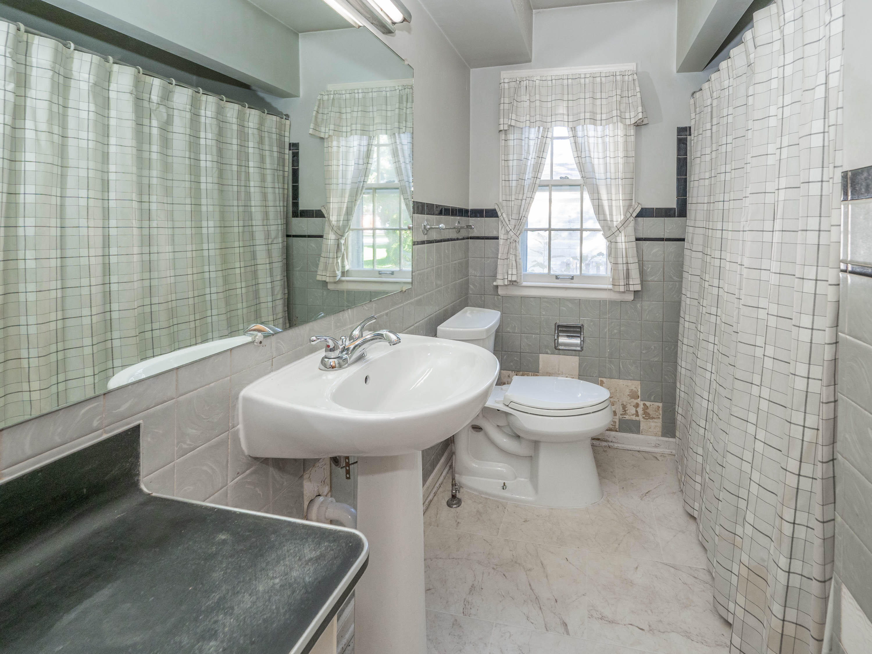 403 E Glenguile Avenue Property Photo 9