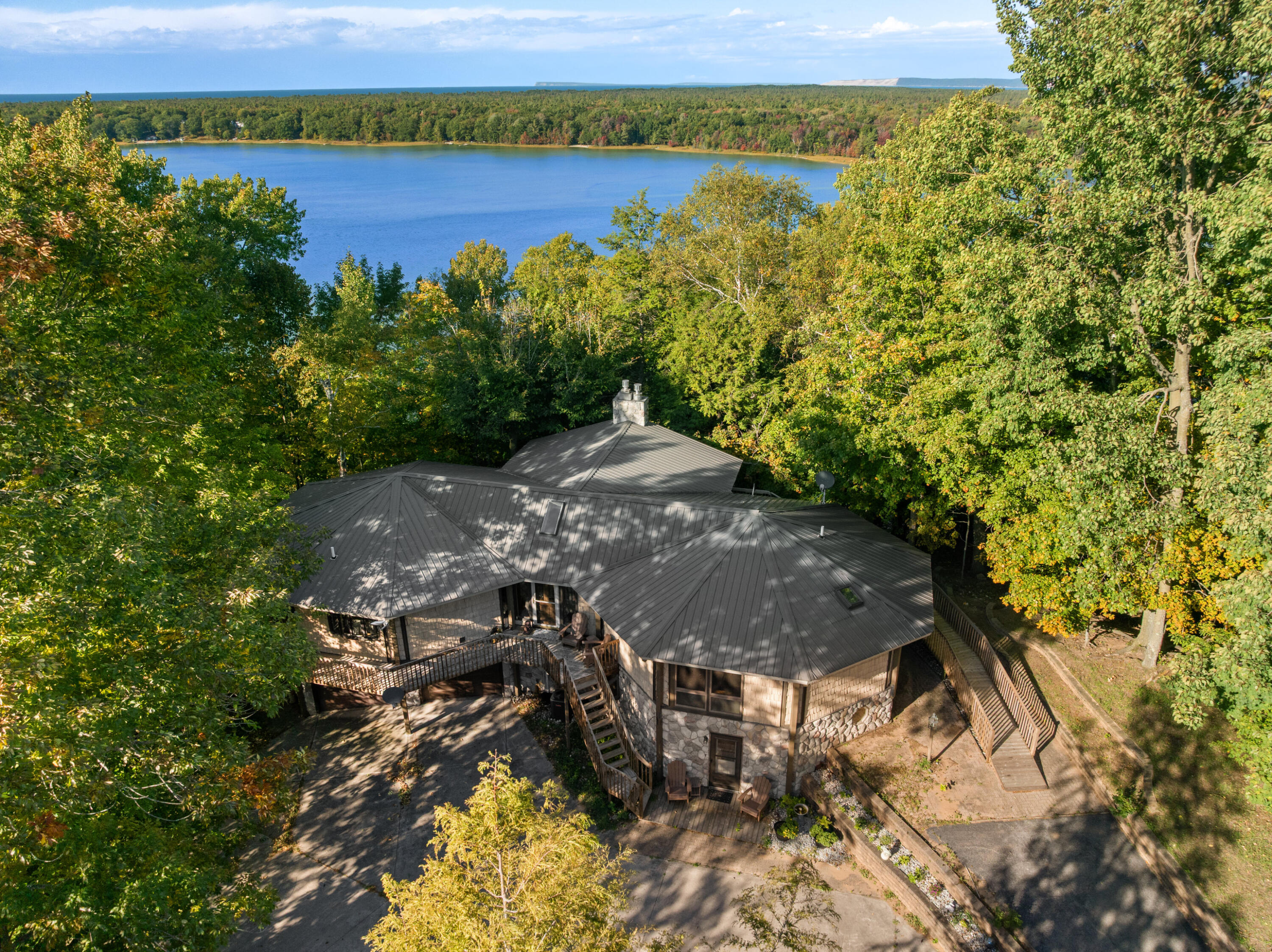 3810 Deer Ridge Trail Property Photo 1
