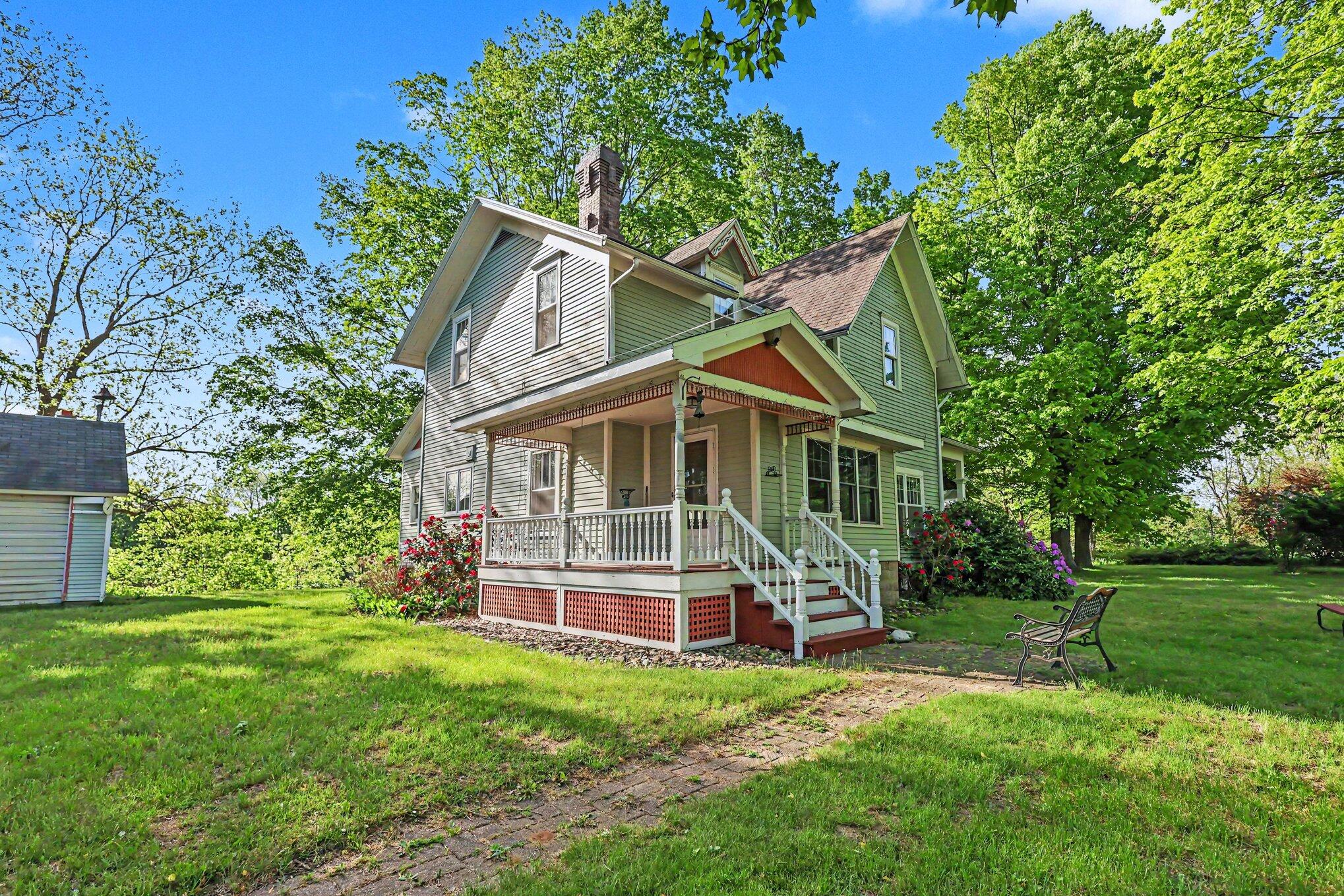 867 68th Street Property Photo 1