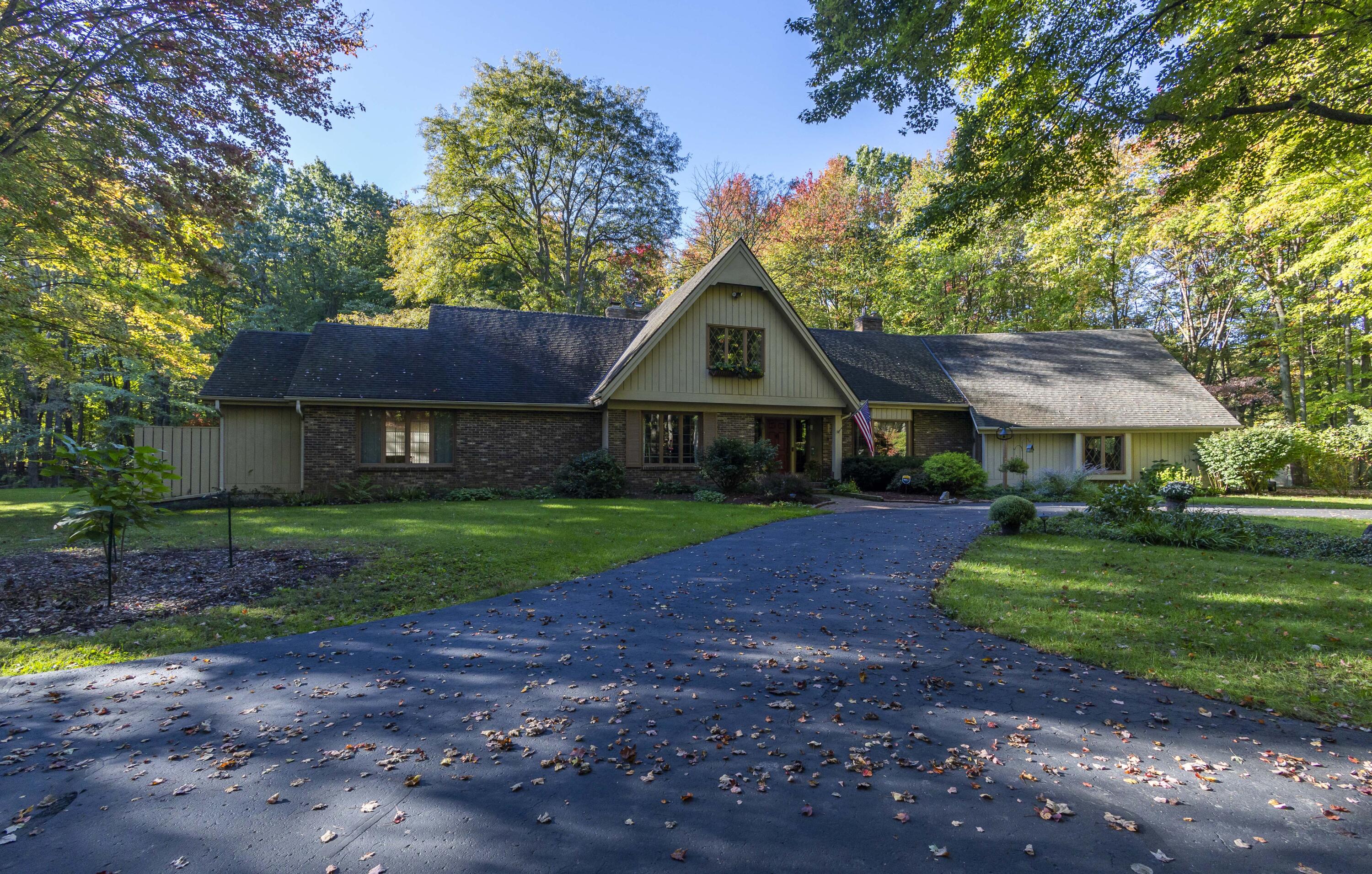 4825 Buttercup Lane Property Photo 1