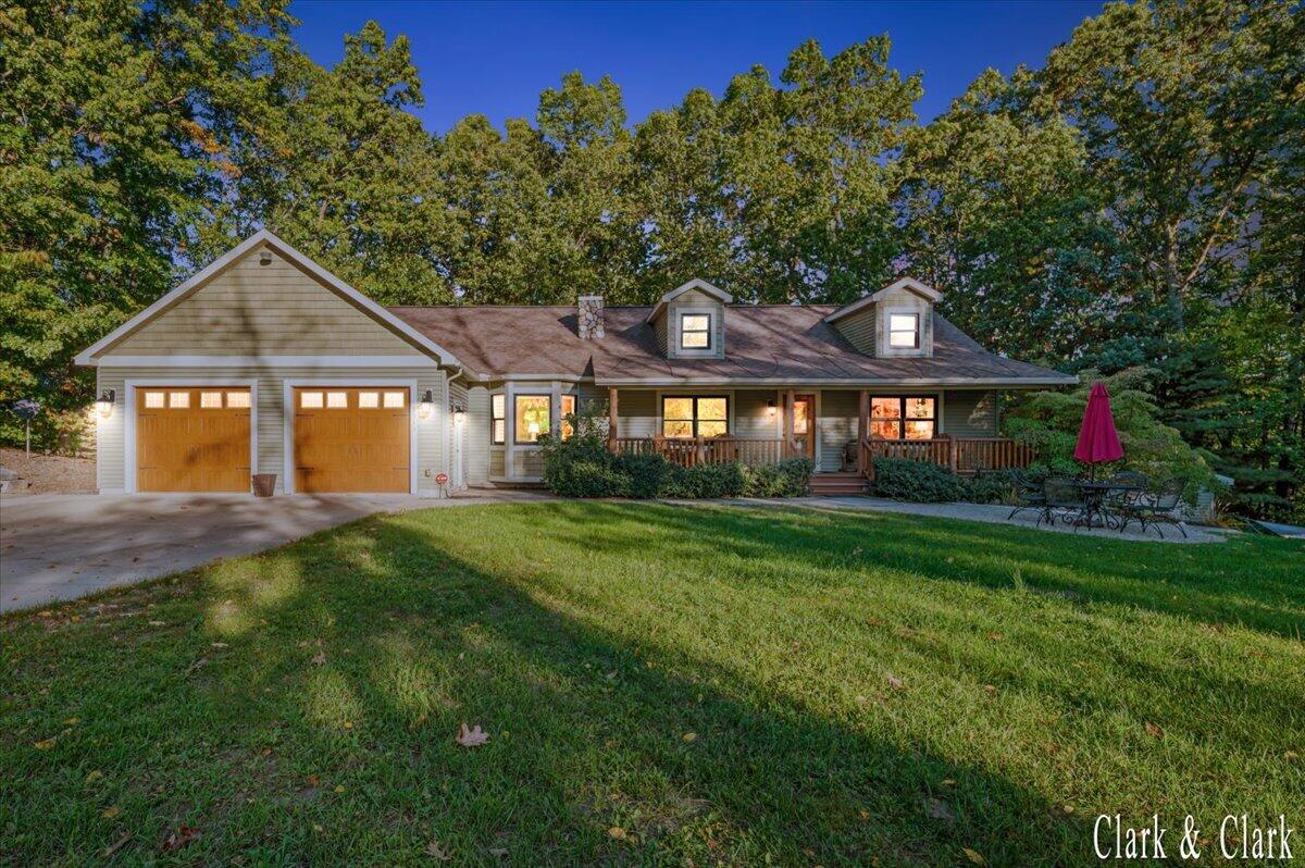 8319 Pine Island Drive Ne Property Photo 1