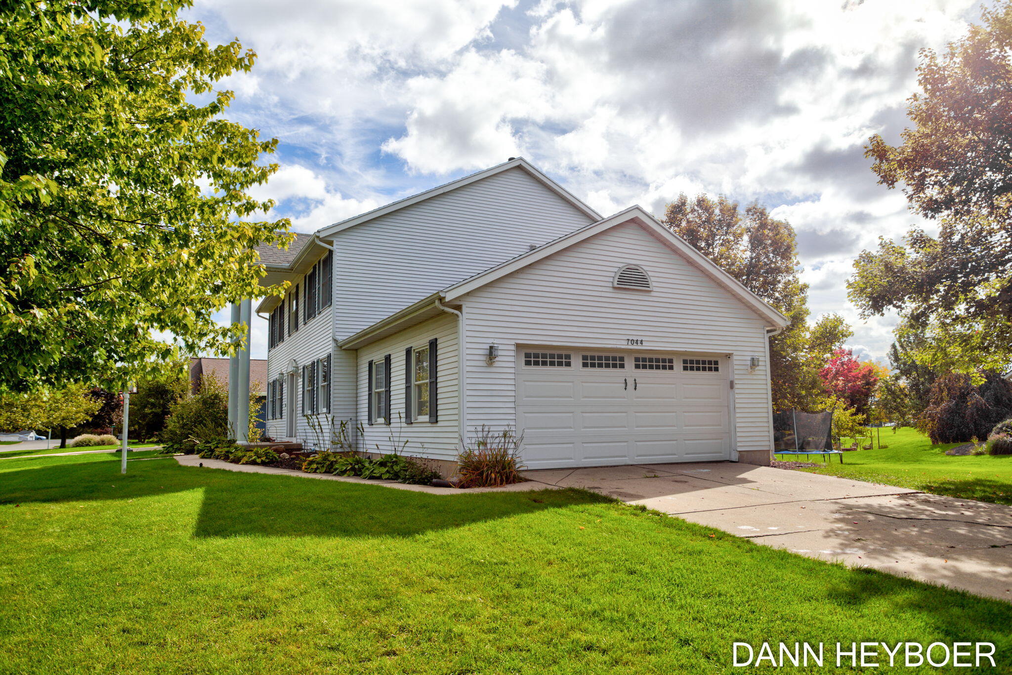 7044 Summit Hill Court Se Property Photo 2