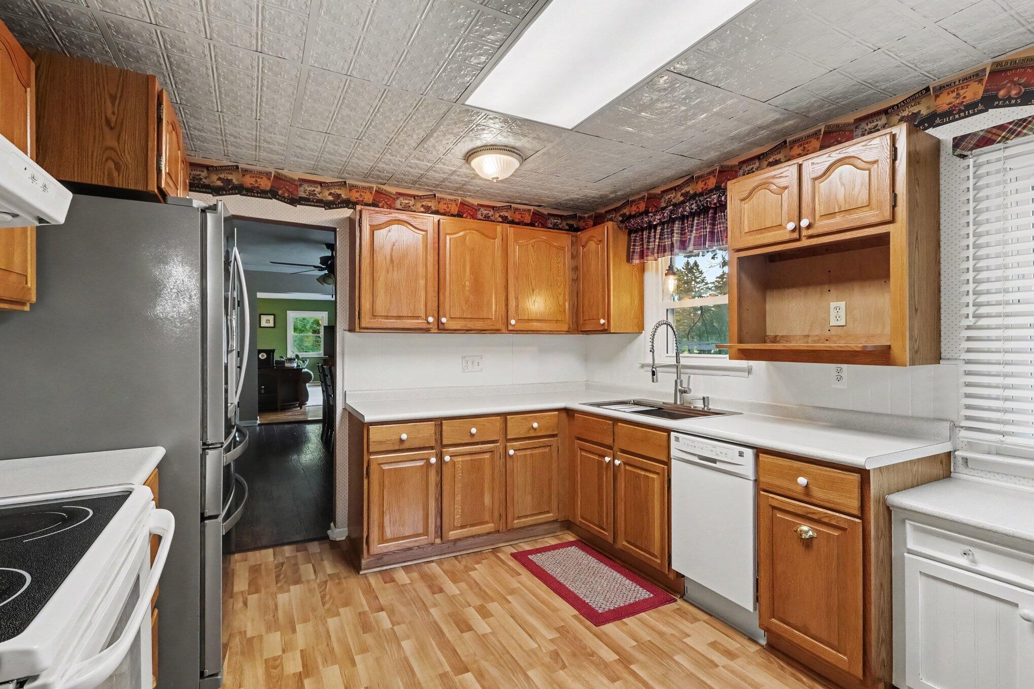 8405 S 2nd Street Property Photo 5