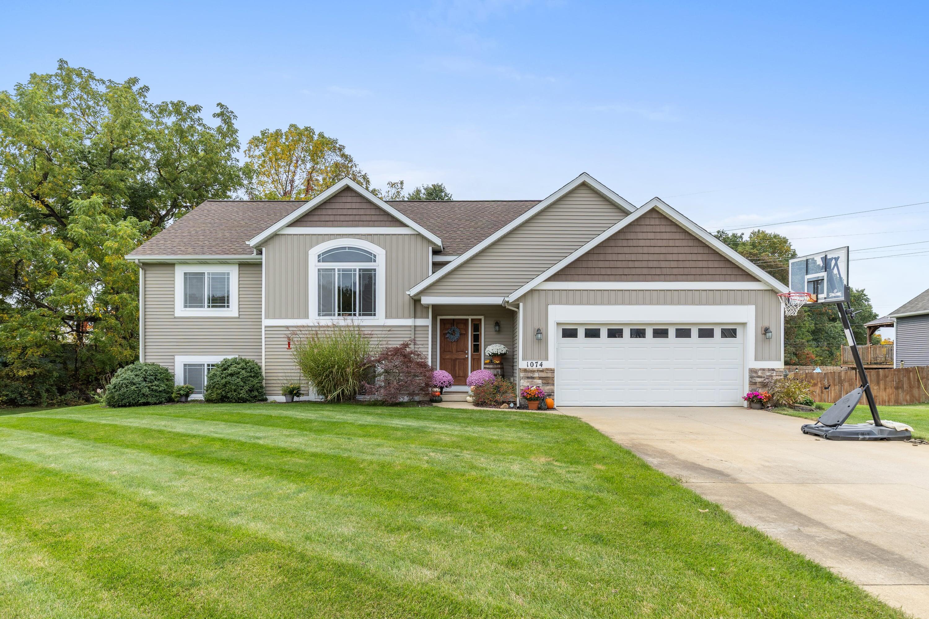 1074 Serenity Ridge Drive Property Photo 1