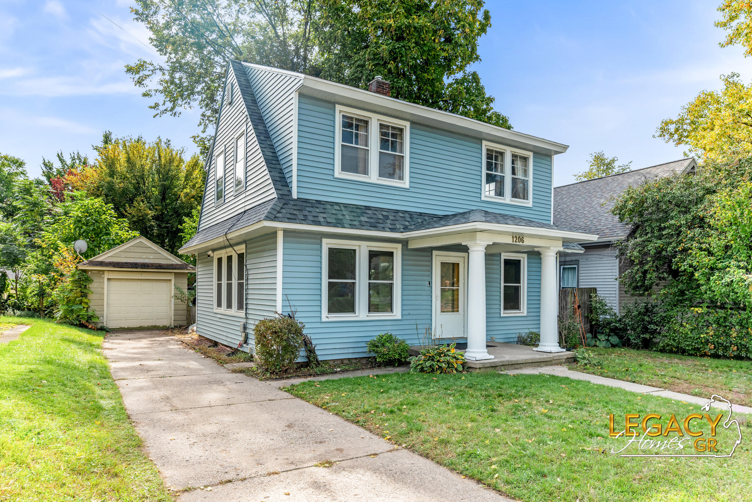 1206 Fisk Road Se Property Photo 1
