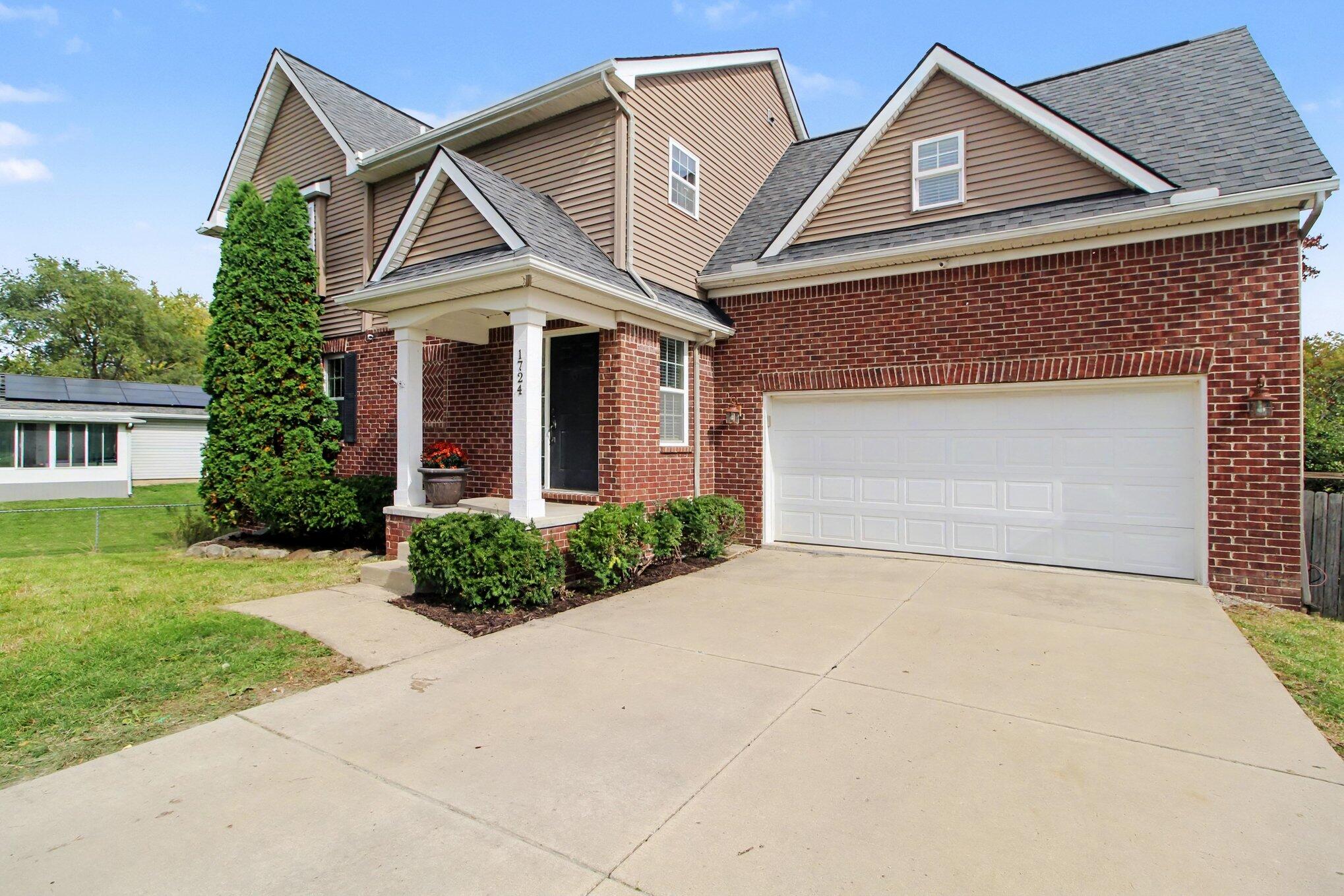 1724 Enclave Lane Property Photo 1