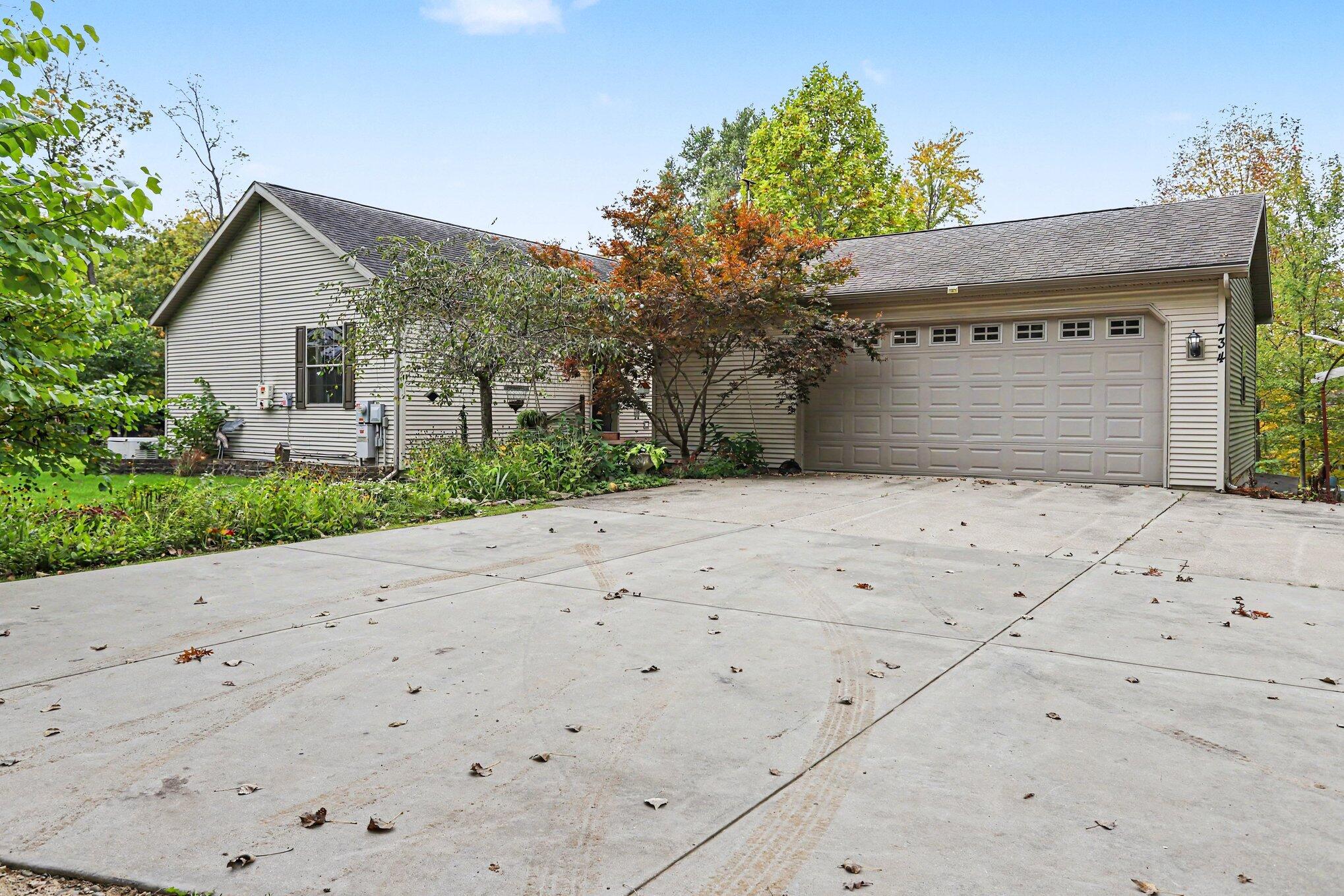 734 Catfish Drive Property Photo 1