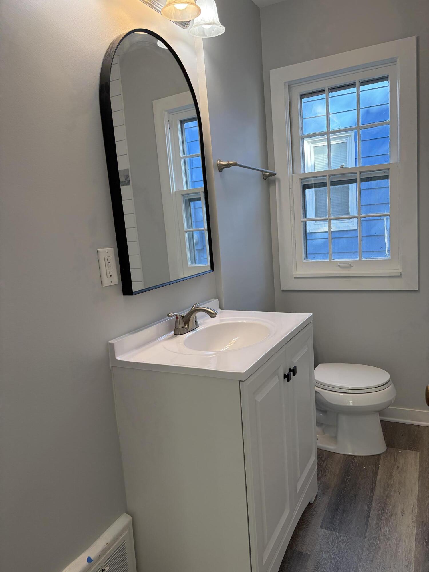 1111 Merritt Street Se Property Photo 14