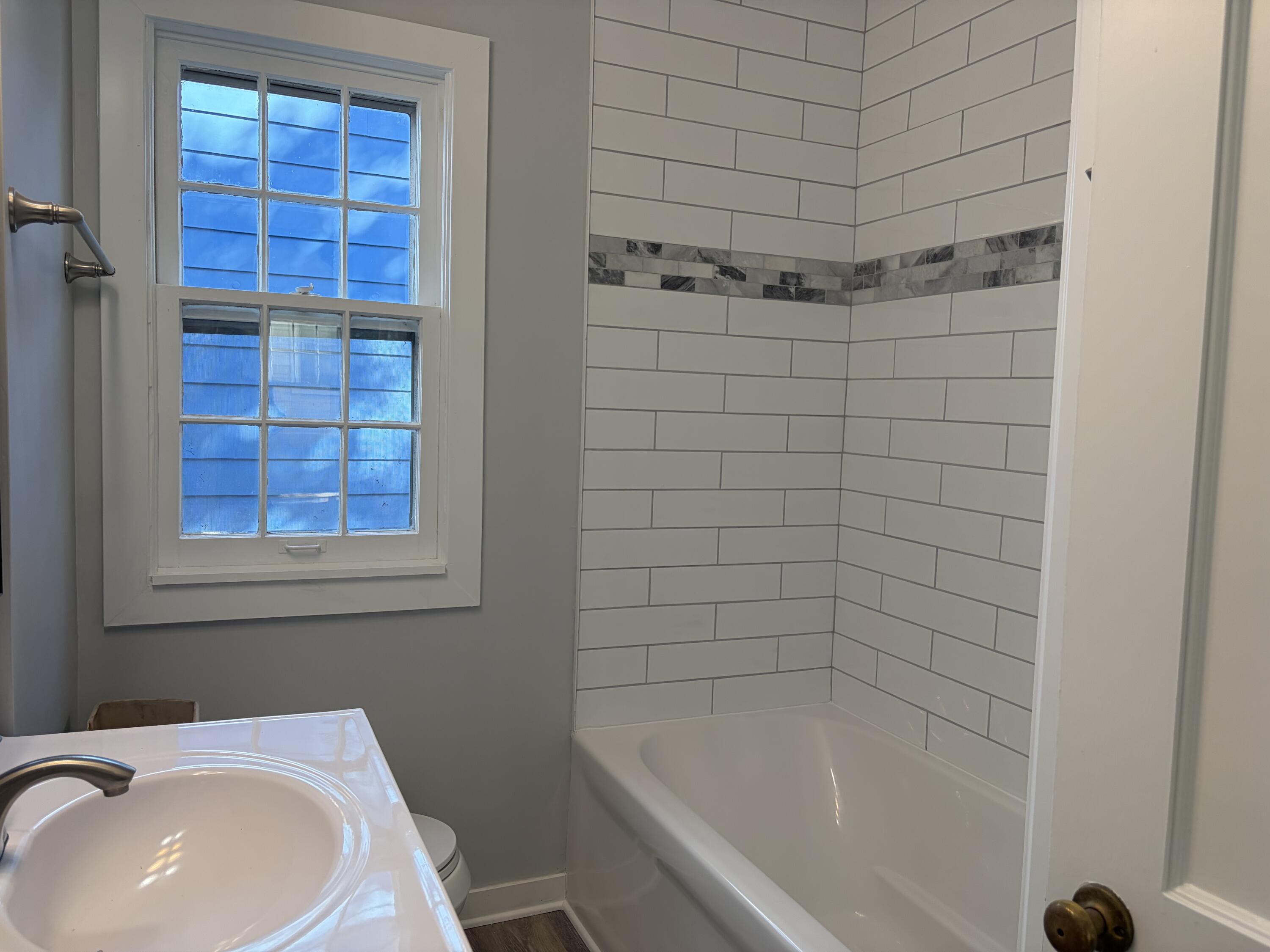 1111 Merritt Street Se Property Photo 15