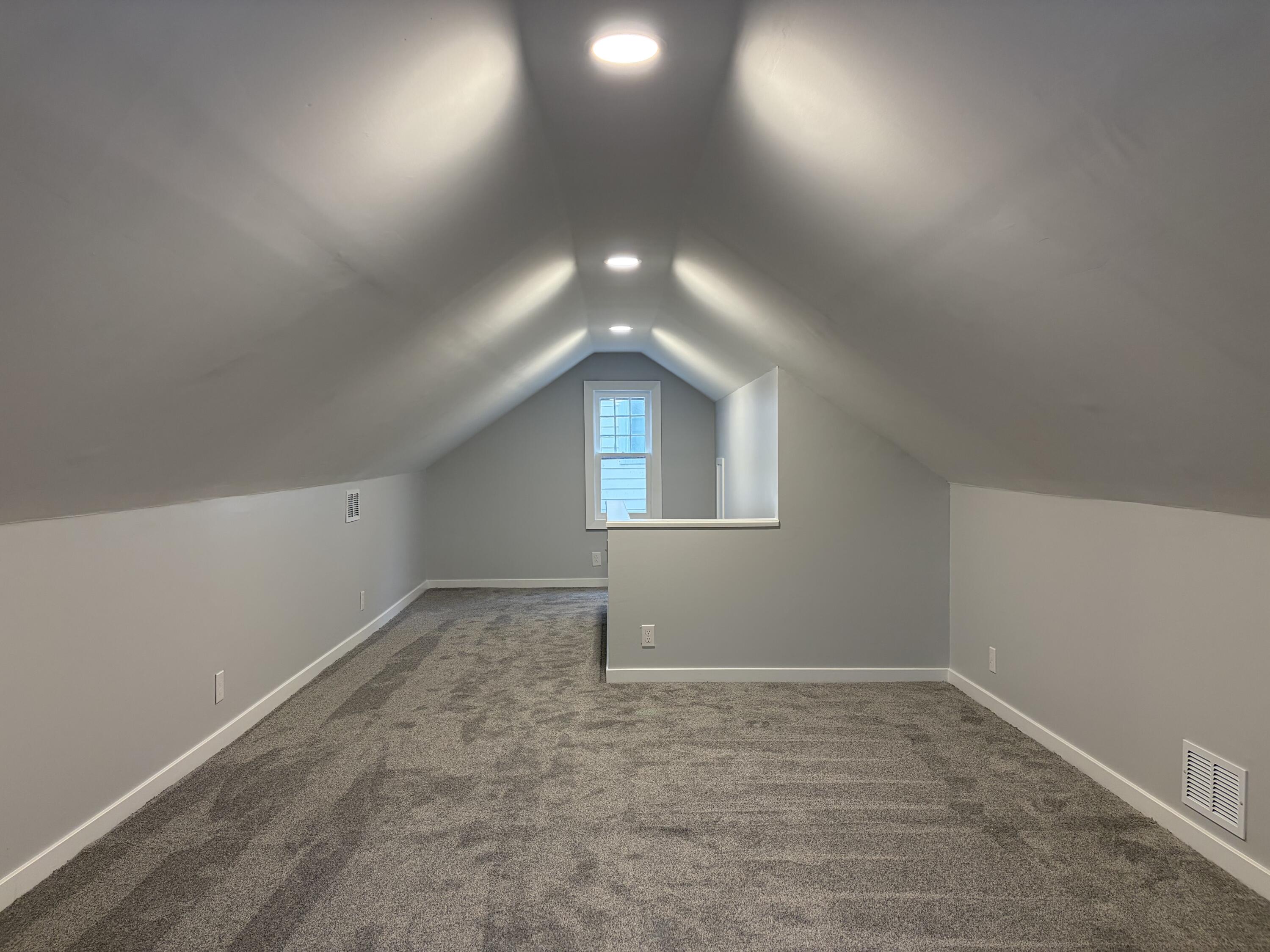 1111 Merritt Street Se Property Photo 22