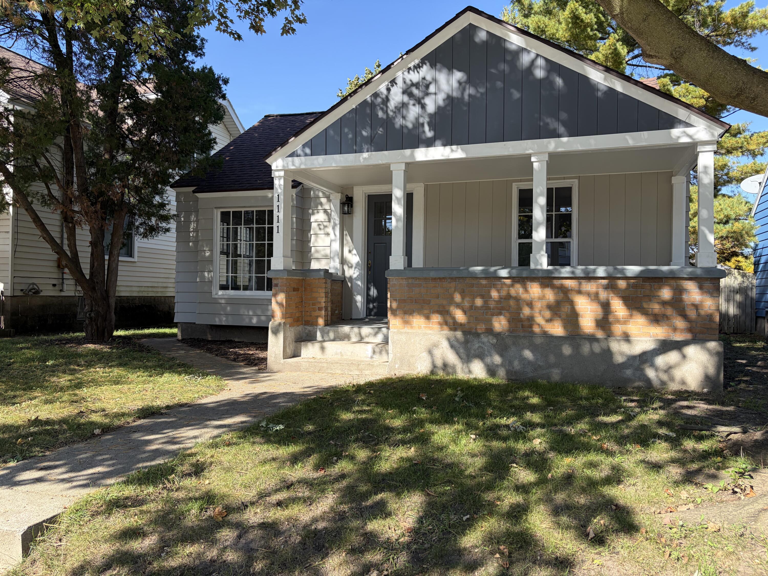 1111 Merritt Street Se Property Photo 35