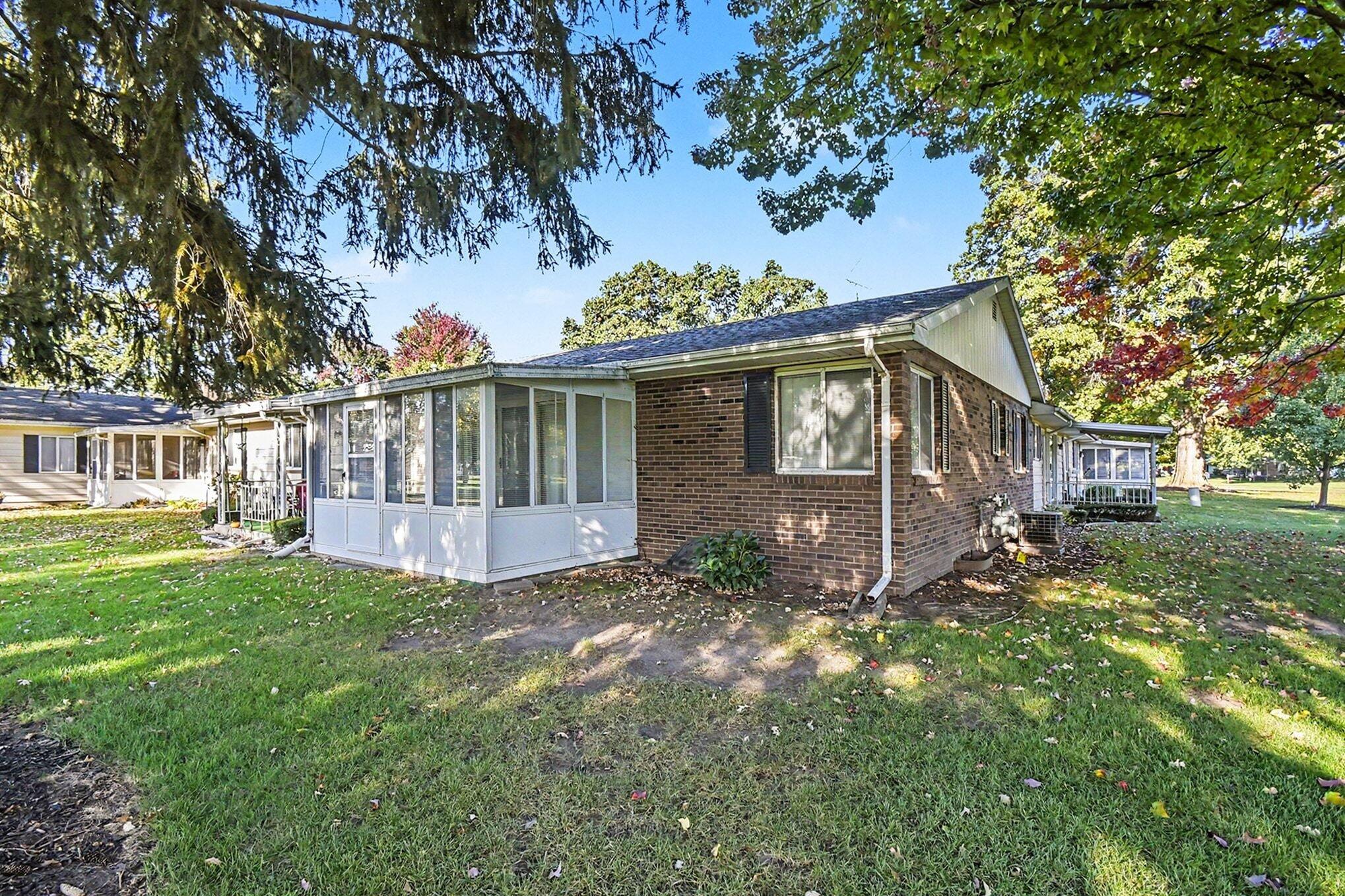 5722 Leisure S Drive Se Property Photo 1