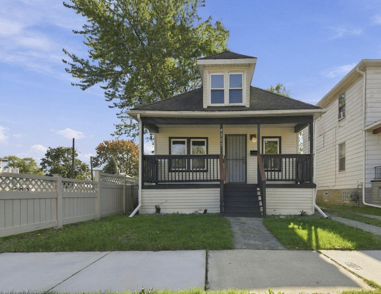 4323 9th Street Property Photo 1
