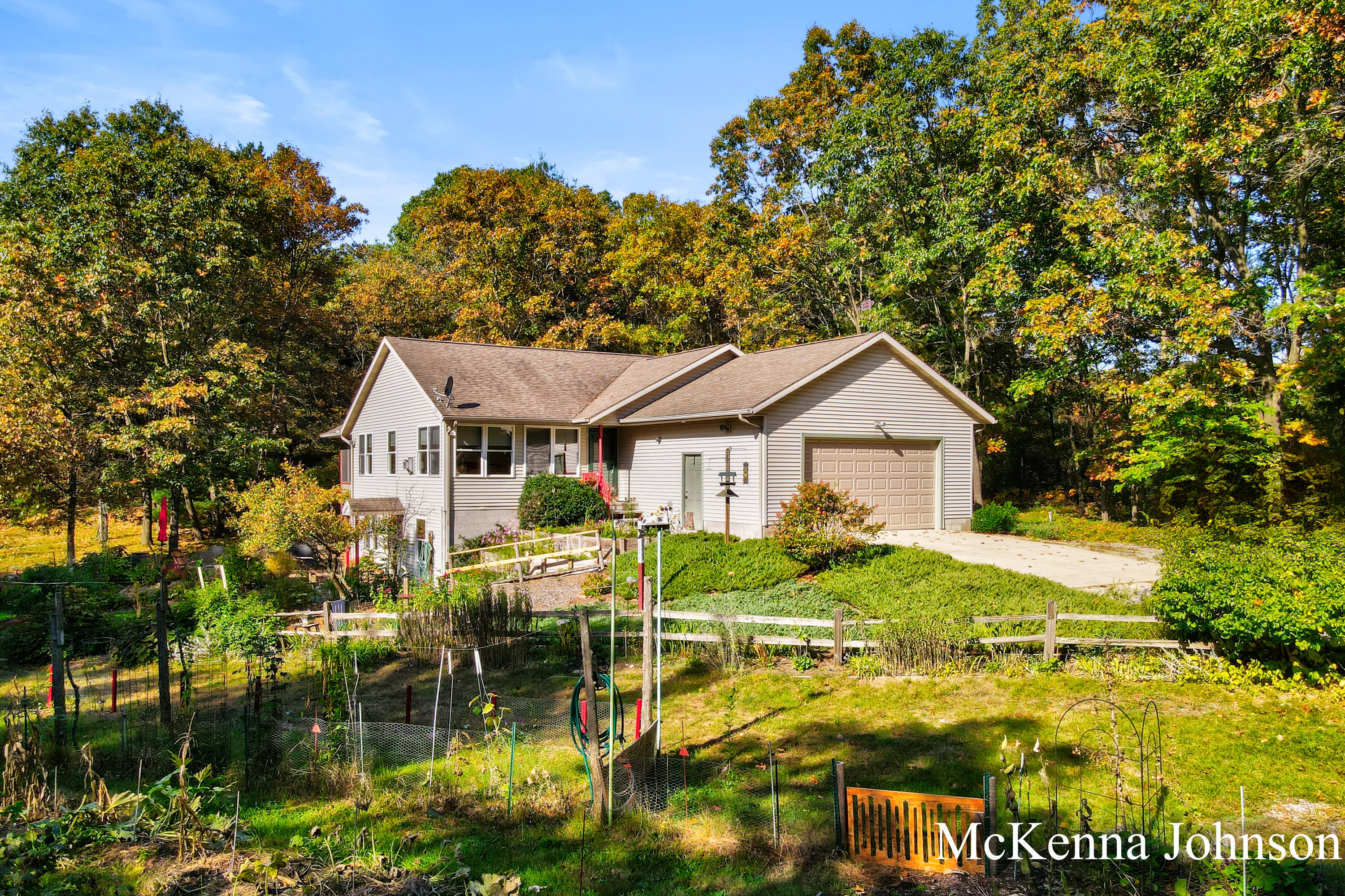 4275 Crocker Road Property Photo 1