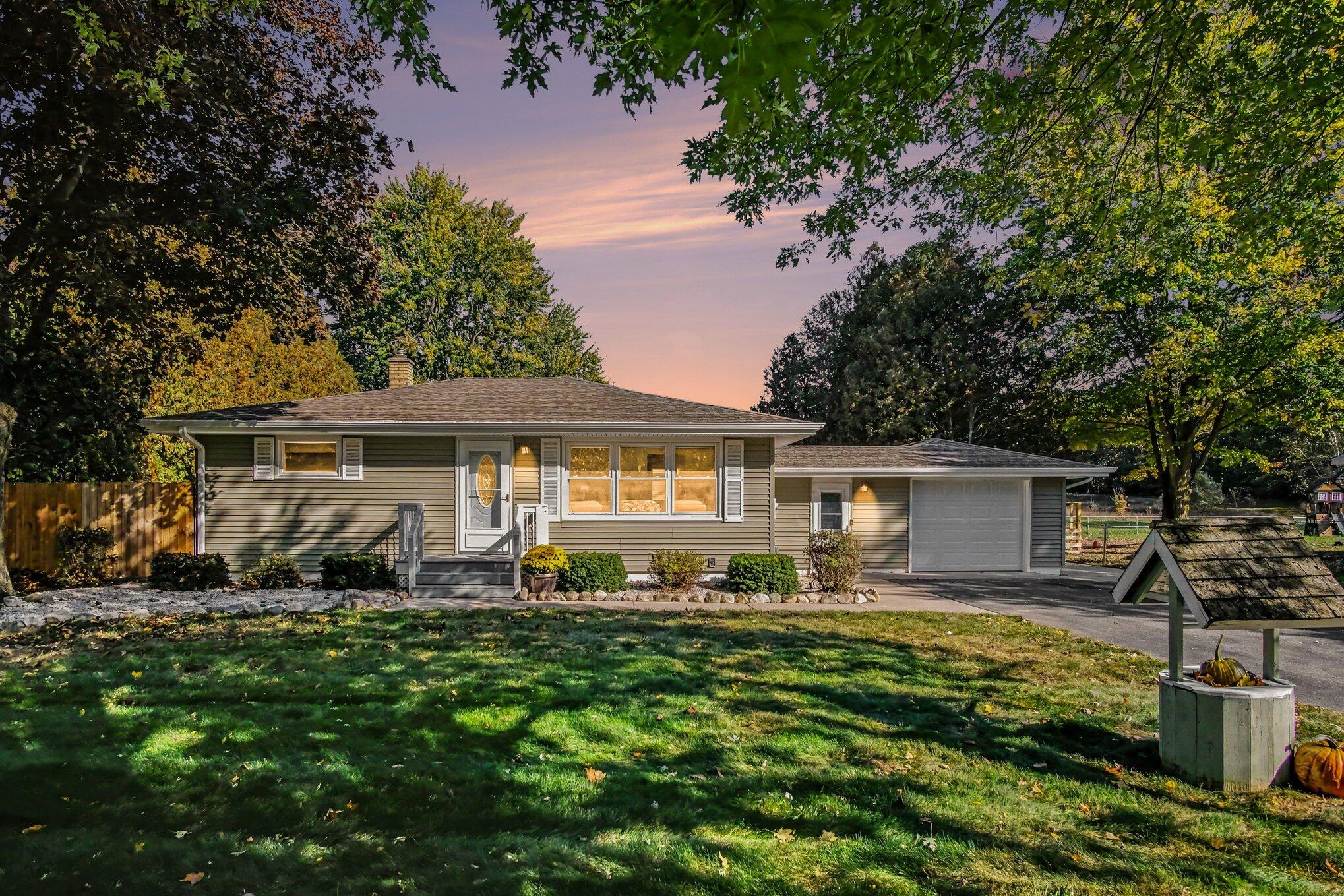 10734 Alpine Avenue Nw Property Photo 1