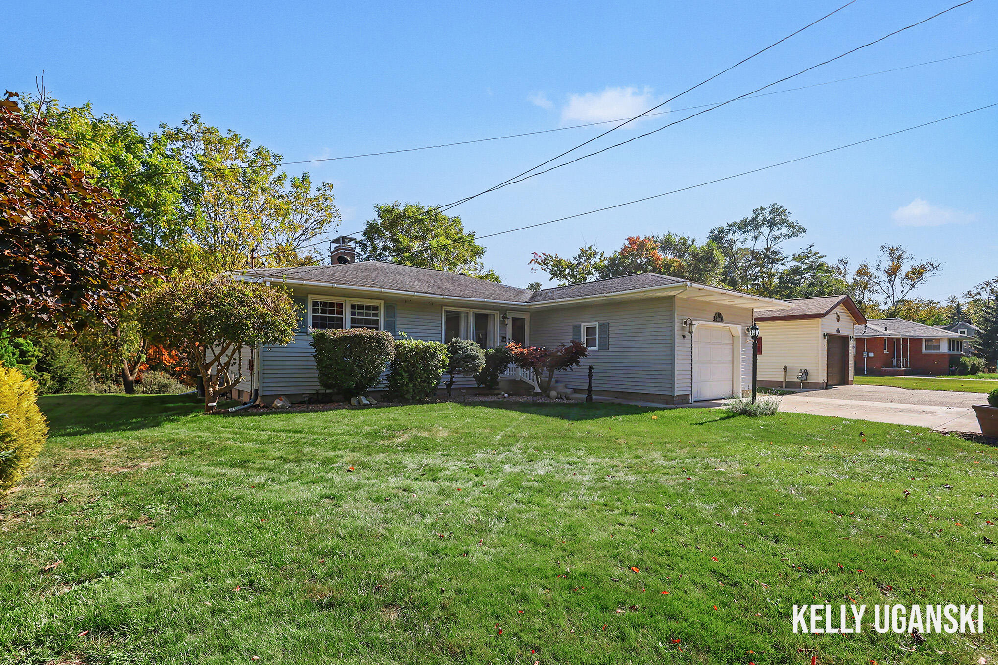 2184 Bourdon Street Property Photo 1