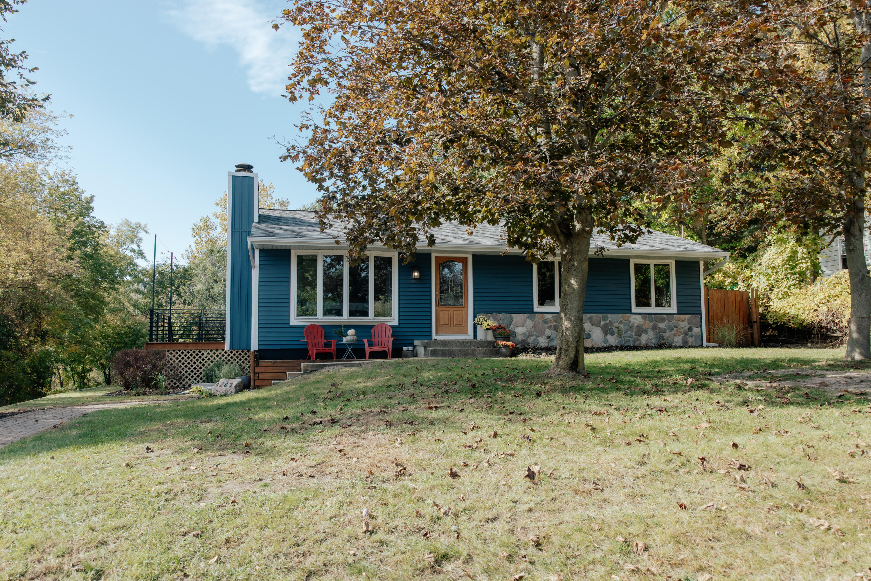 4247 Huntington Avenue Ne Property Photo 1