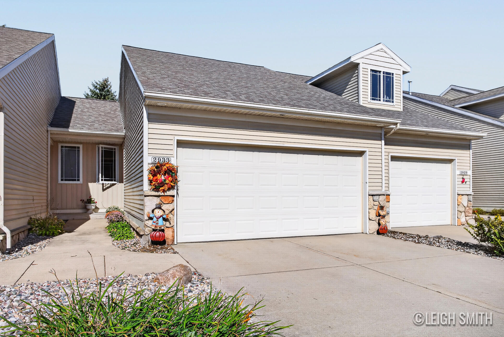 2933 Pebblestone Drive Property Photo 1