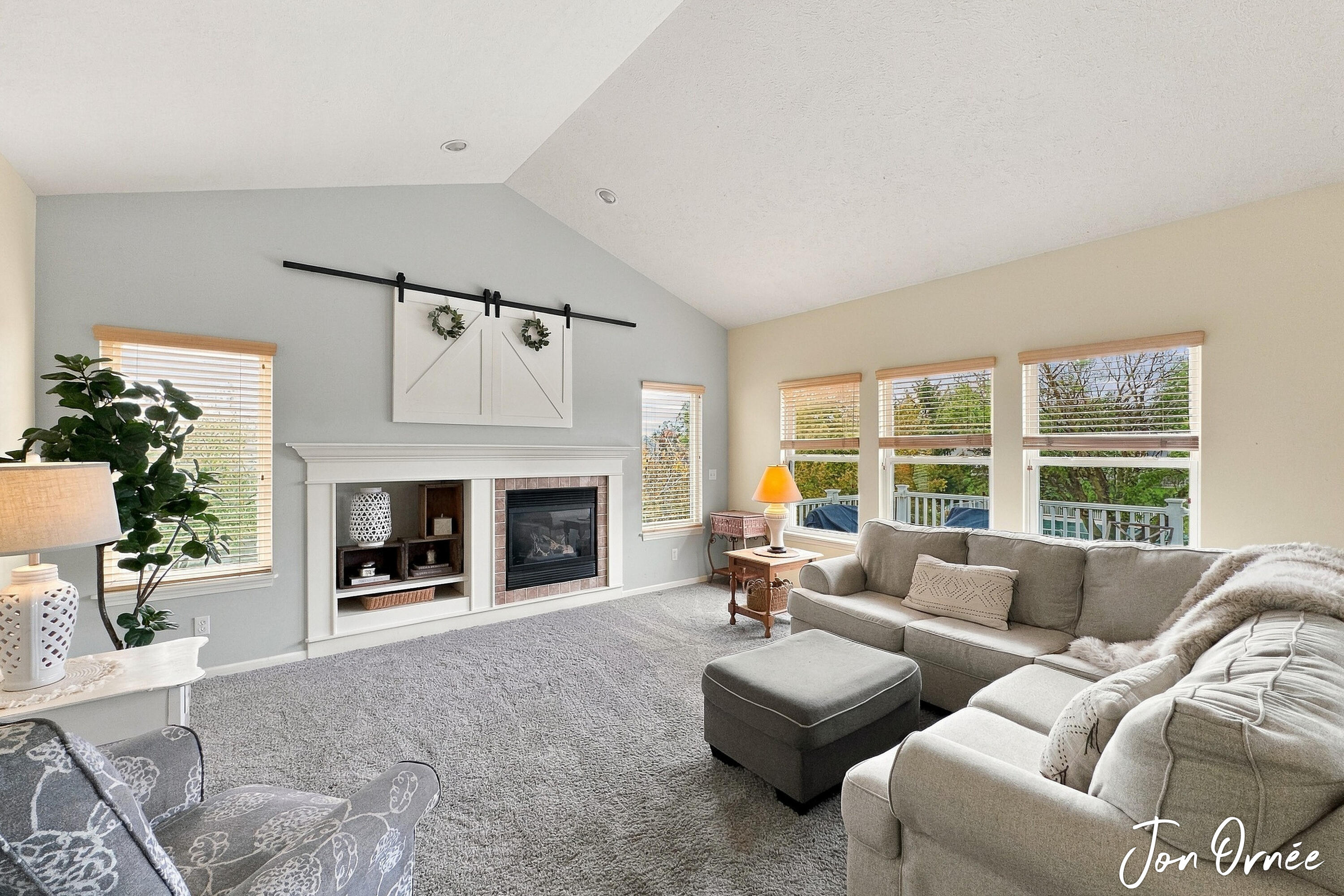 8621 Sun Park Drive Property Photo 3