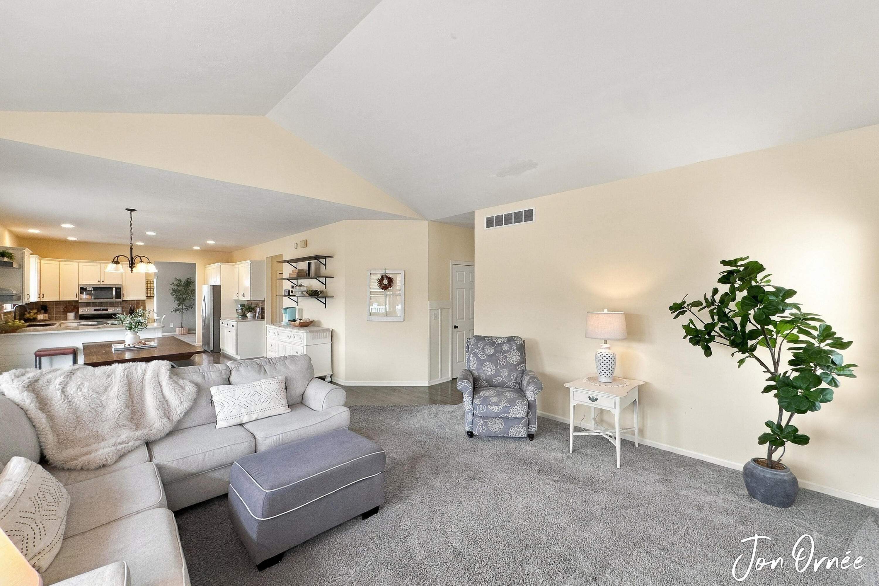 8621 Sun Park Drive Property Photo 5