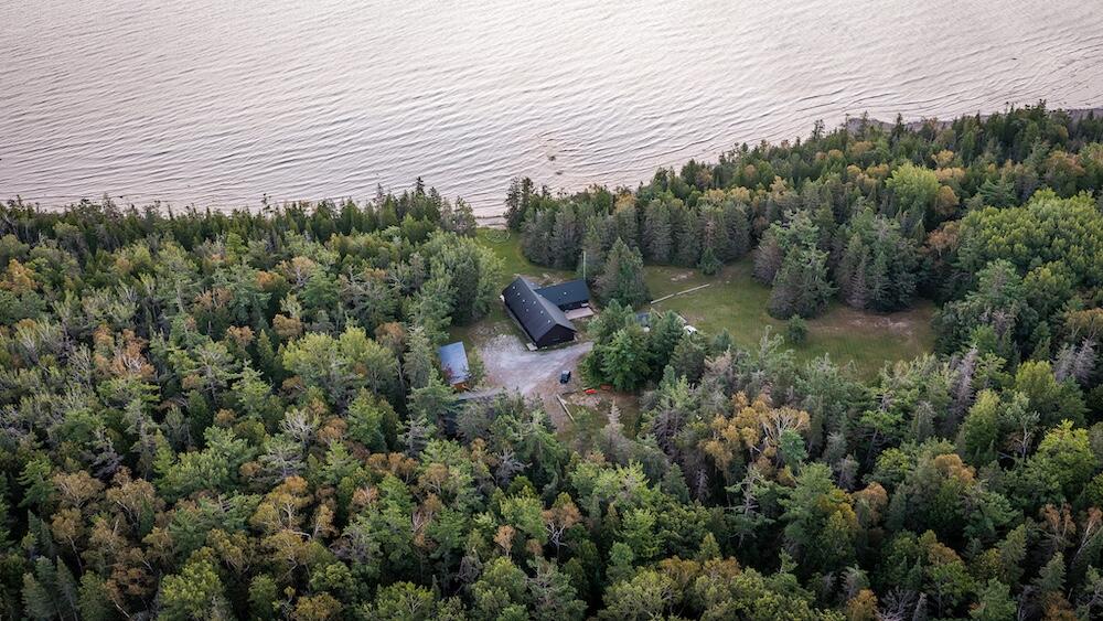9842 Misery Bay Road Property Photo 3