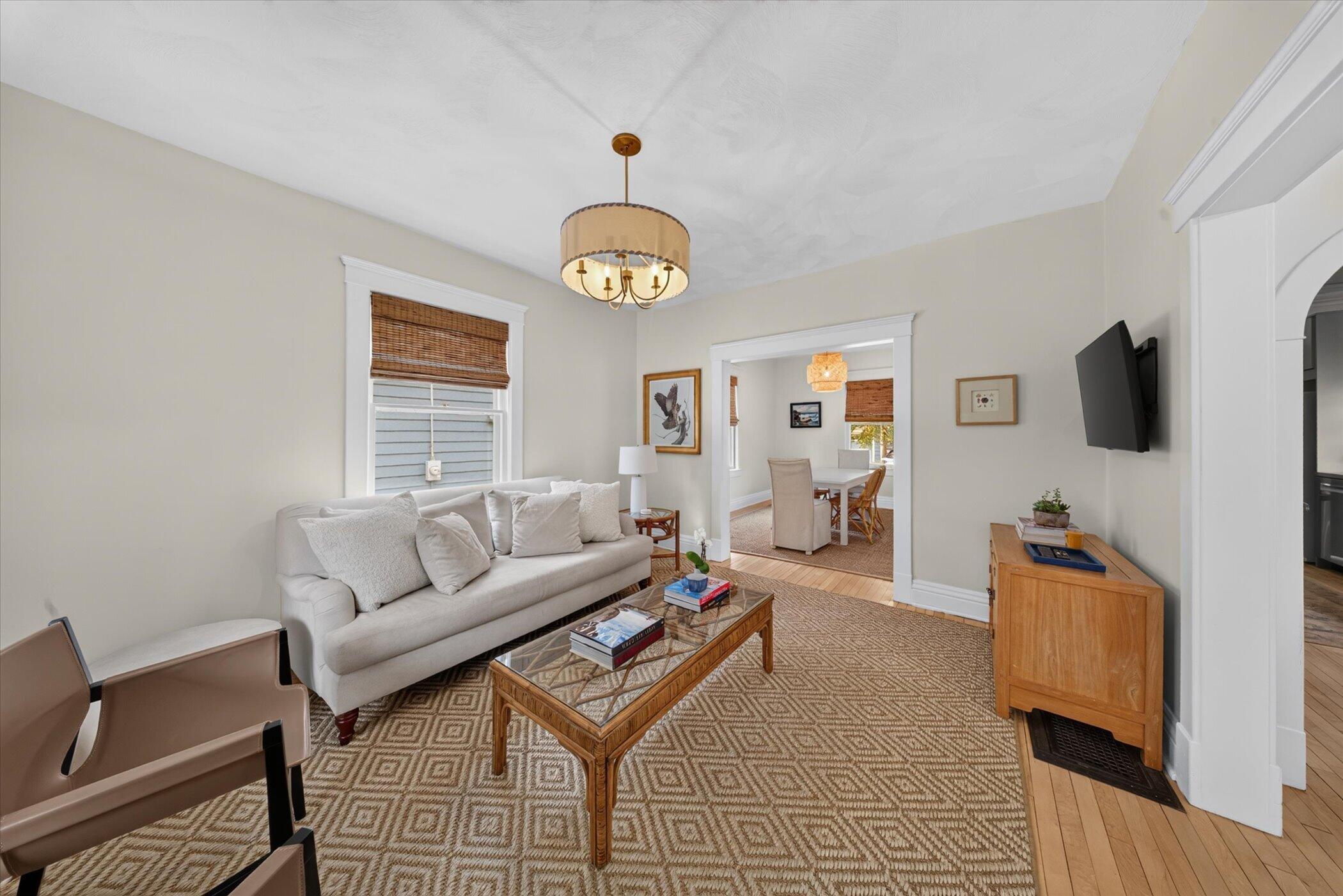 1005 W Liberty Street Property Photo 8