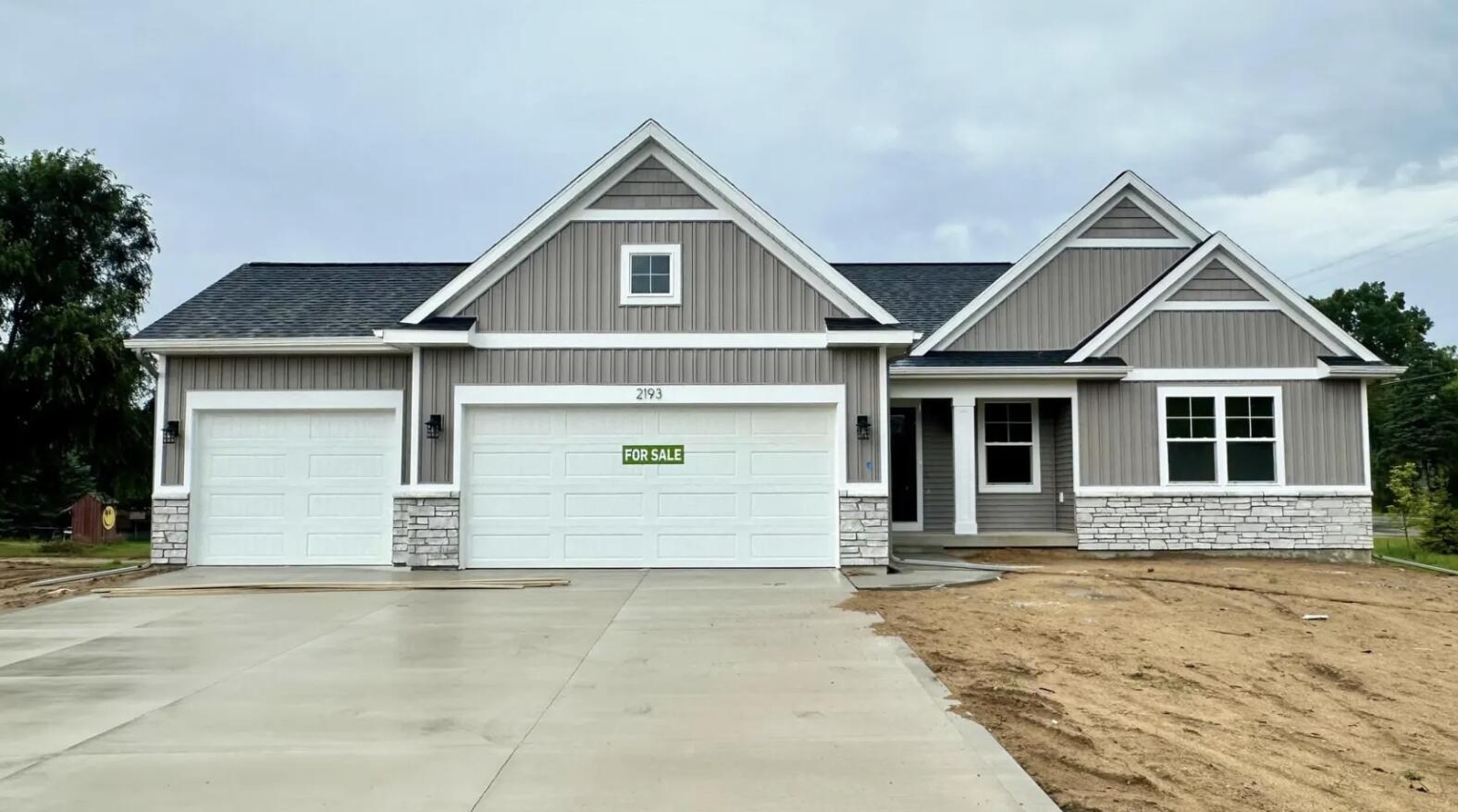 2193 Emerald Shore Circle Property Photo 1