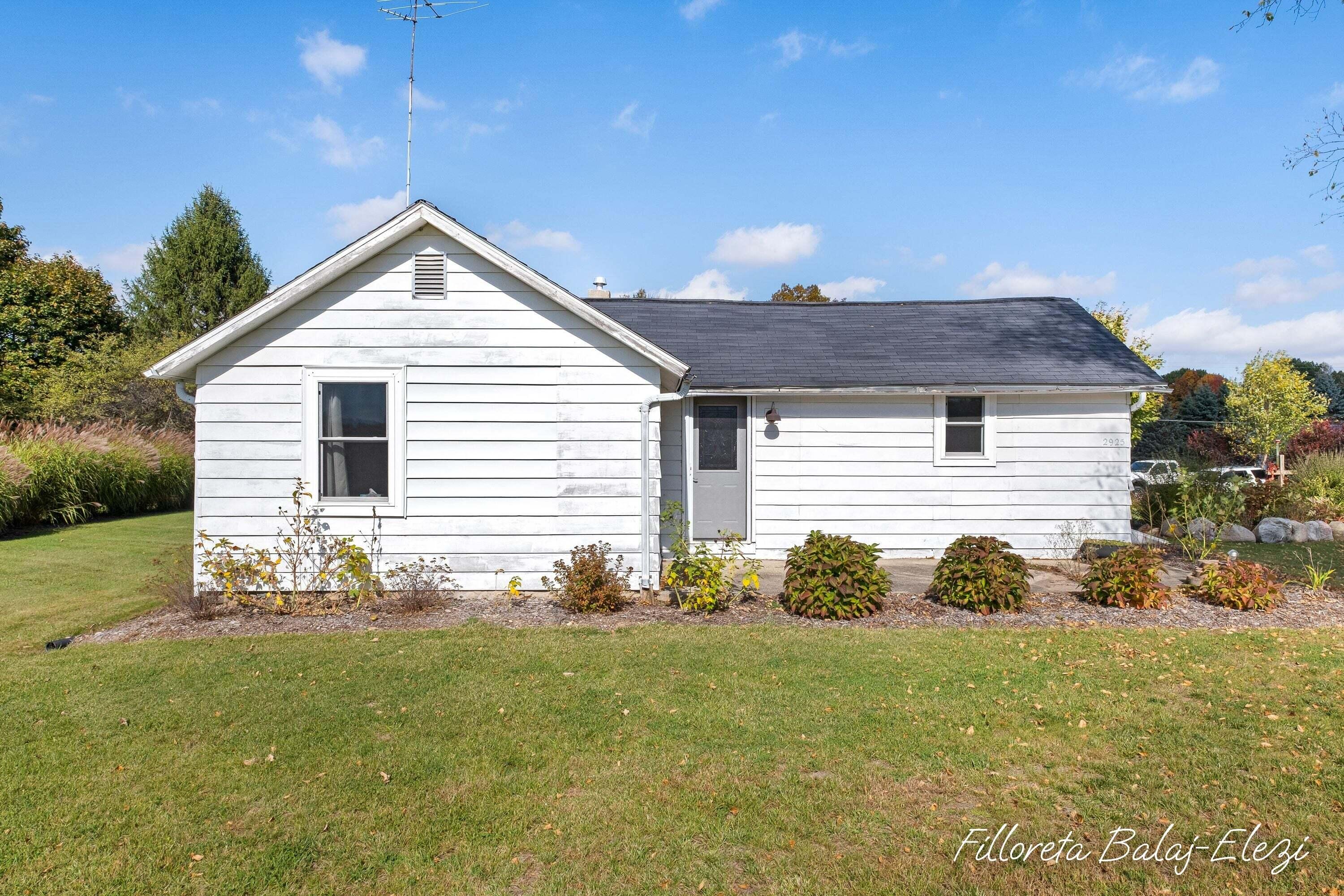 2925 Wiersma Street Ne Property Photo 1