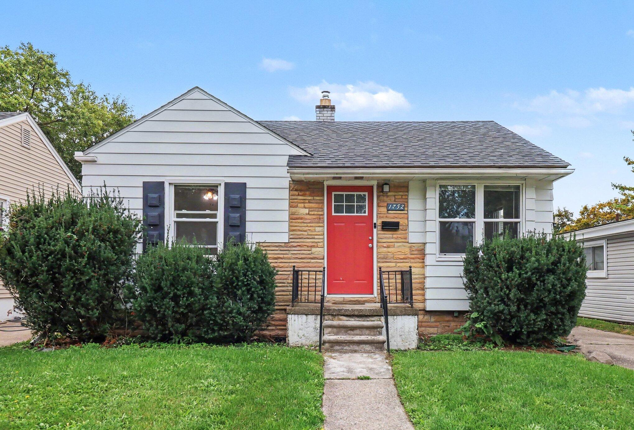 1752 E Milton Avenue Property Photo 1