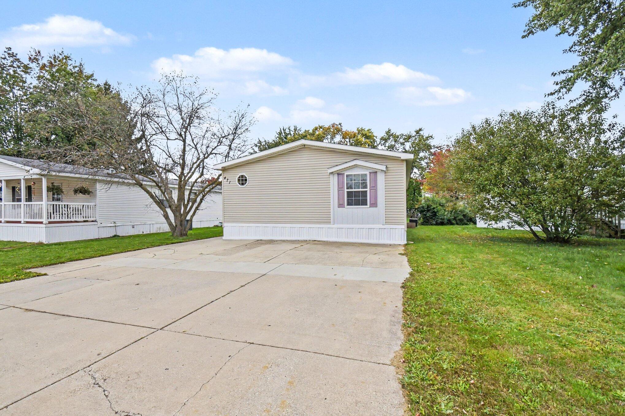 471 N Kippen Drive Se Property Photo 1