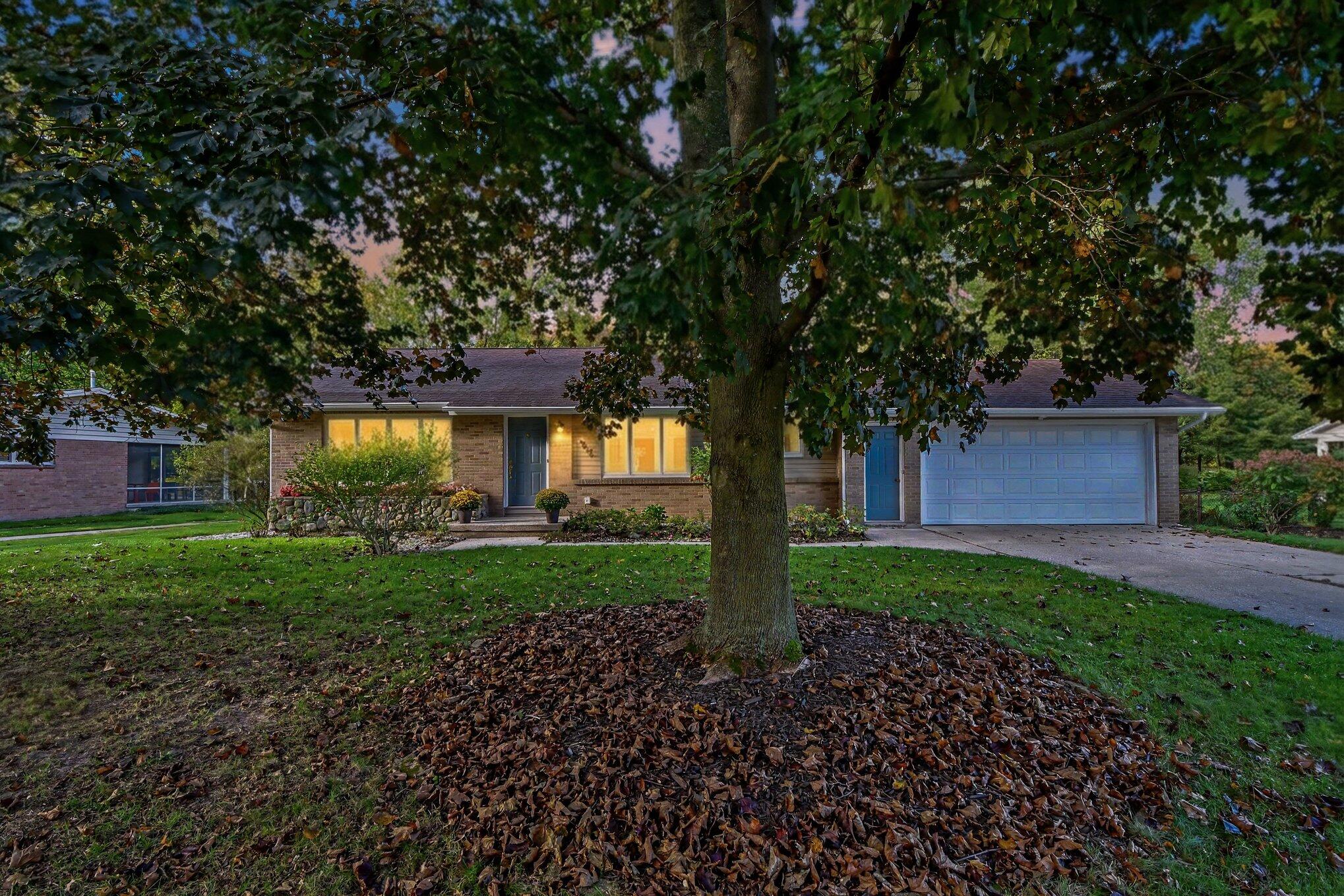 859 Paradise Lake Drive Se Property Photo 1