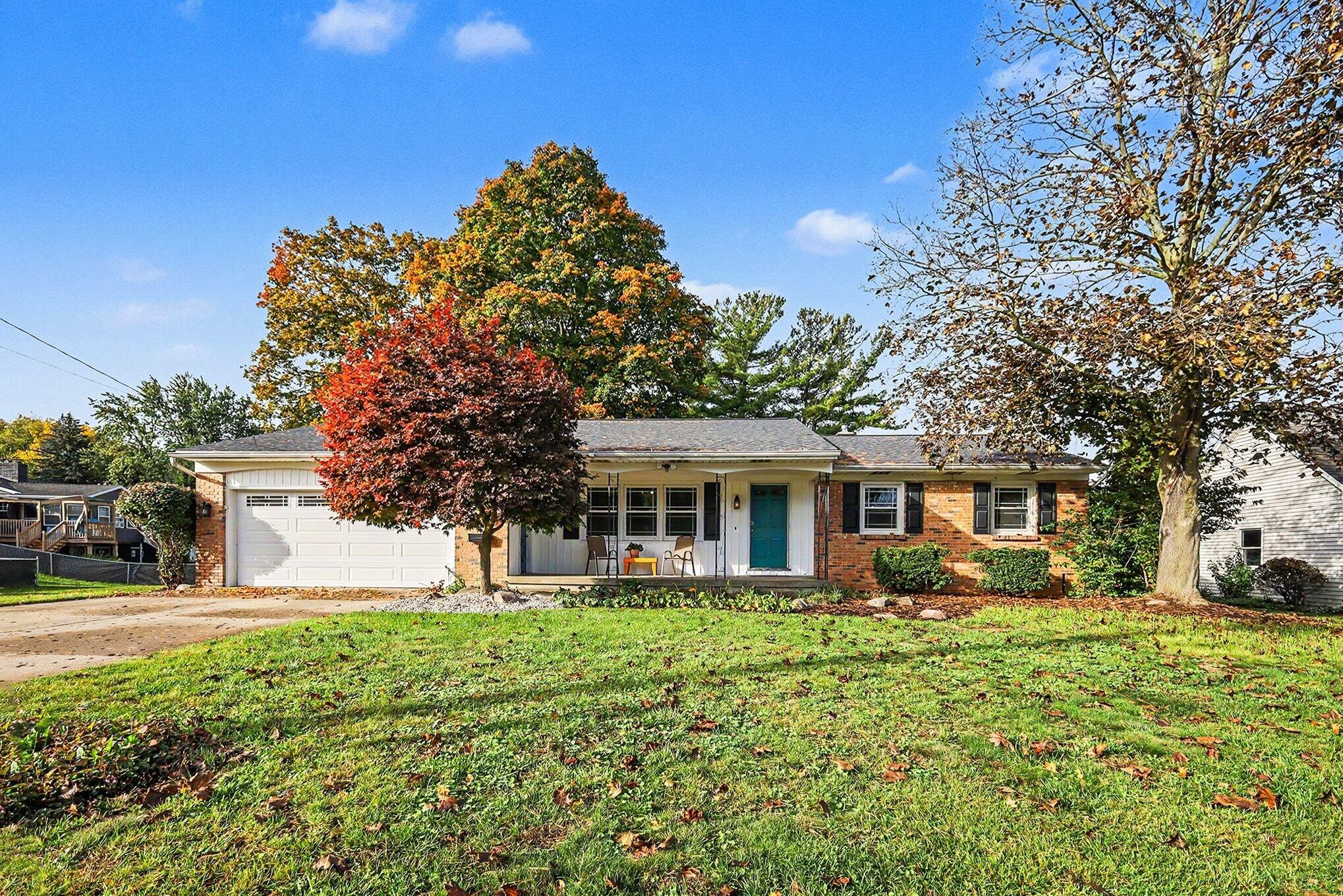 6833 Aleda Avenue Se Property Photo 1