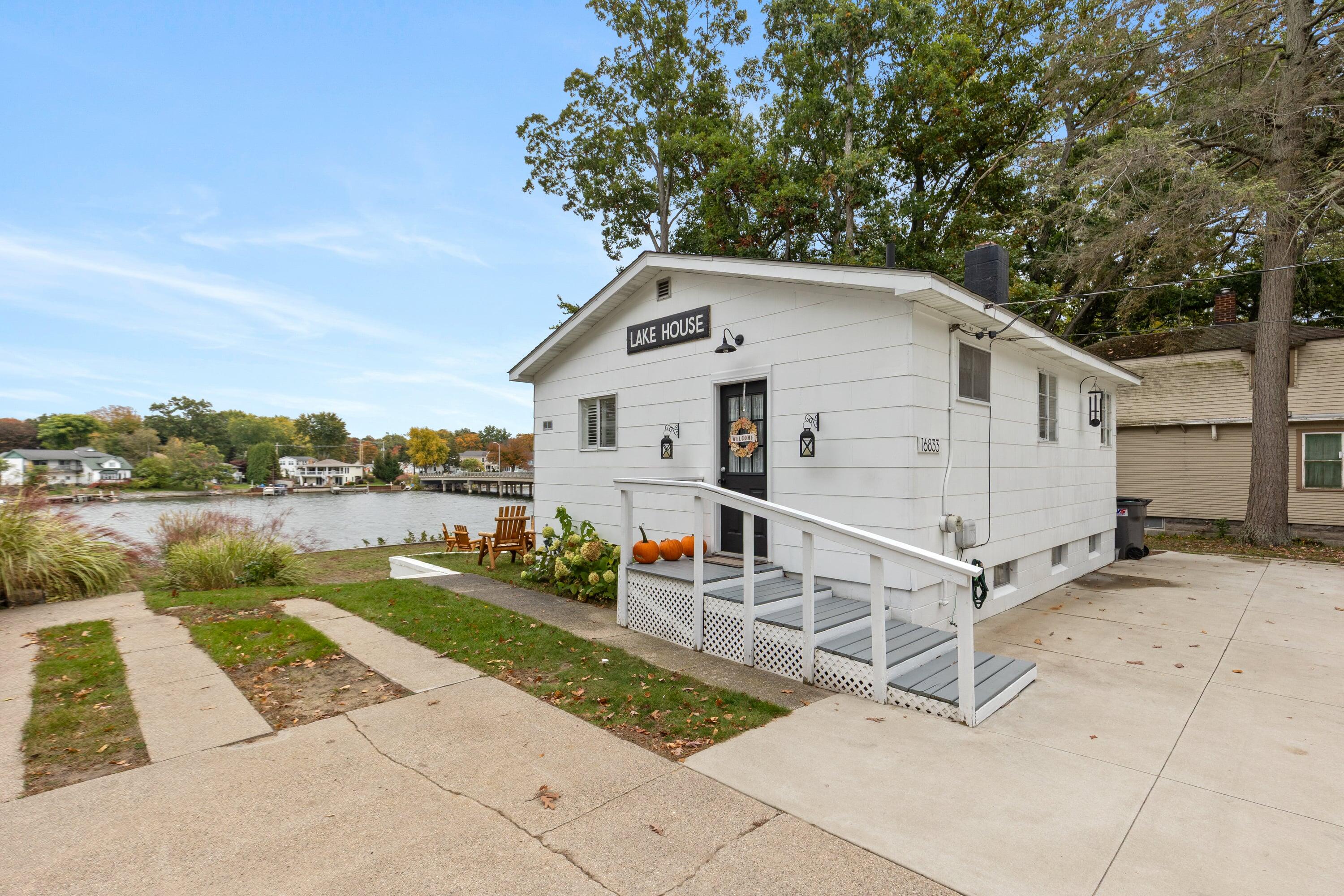 16833 Lake Road Property Photo 1