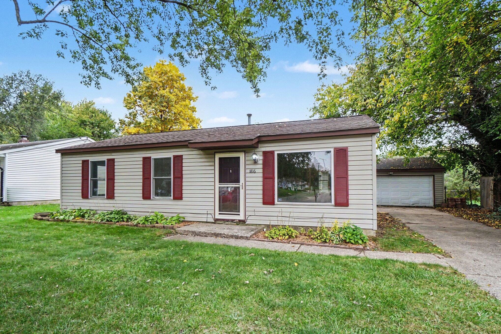 1816 Quaker Avenue Property Photo 1
