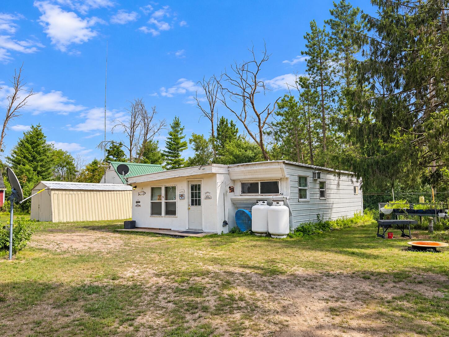 1383 W Palmer Avenue Property Photo 1
